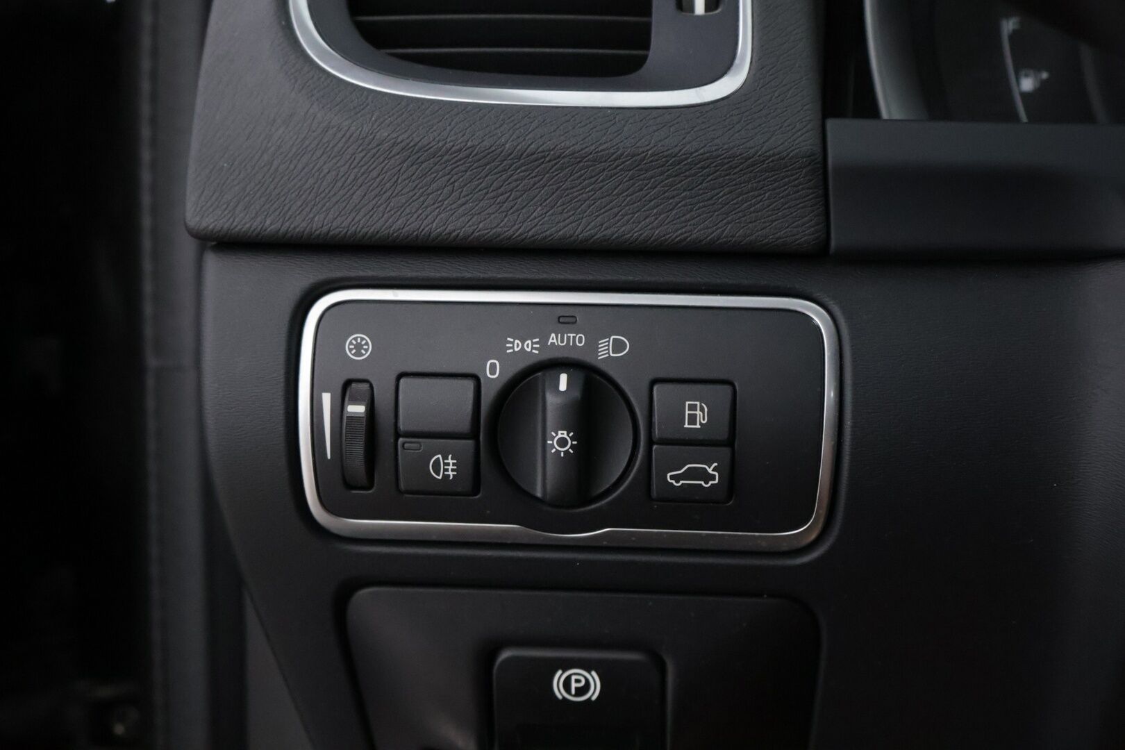 Volvo S60 2016 D2 Business - Webasto | High Perf.Audio | Vetokoukku | Vakkari | Suomiauto | Jakopää tehty | Juuri katsastettu!