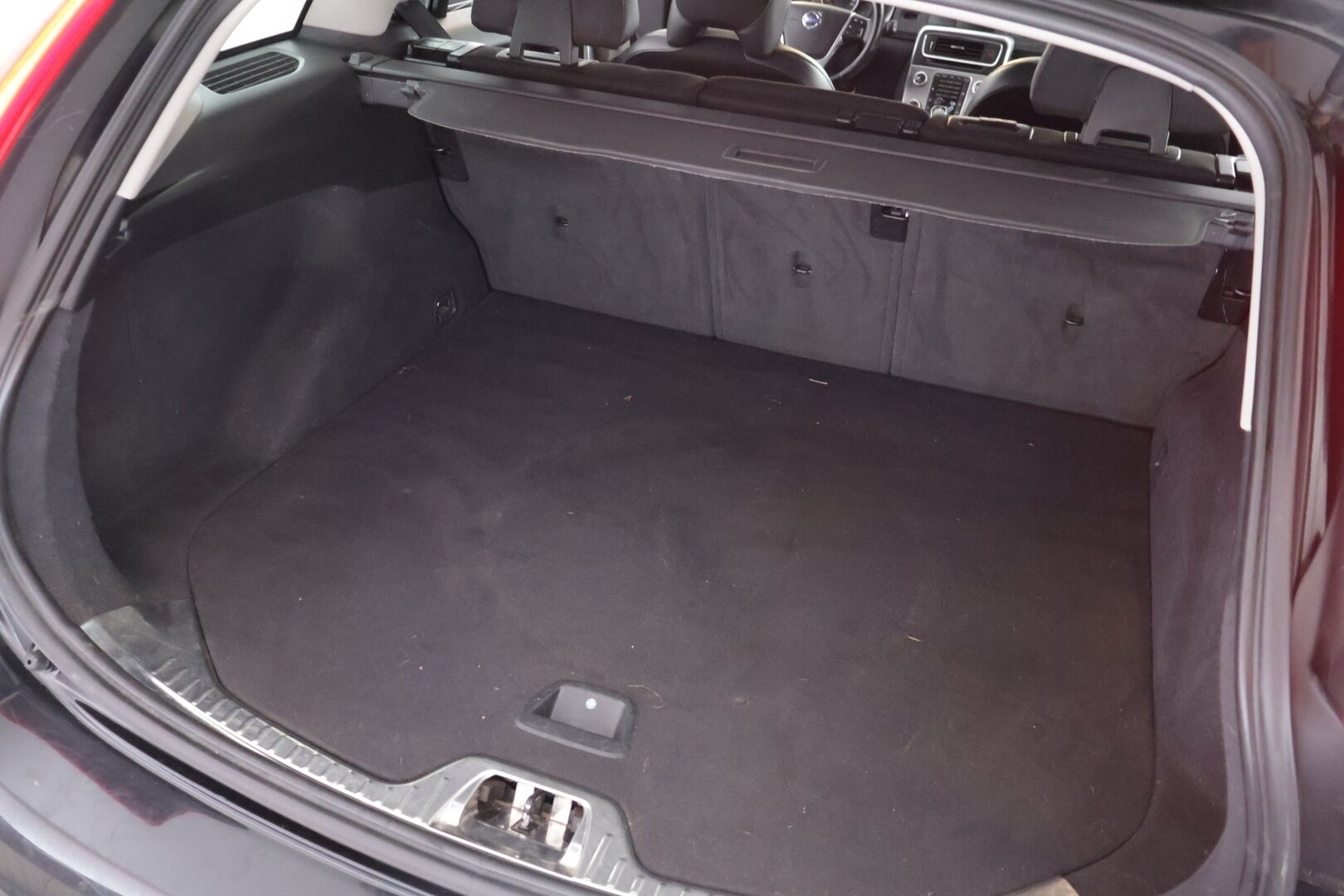 Volvo V60 Cross Country 2016 D4 AWD Business aut - Suomi-auto | Webasto | Vetokouku | Vakkari | Puolnahat | 2x Renkaat alumiinivanteilla | Upea huoltohistoria! 