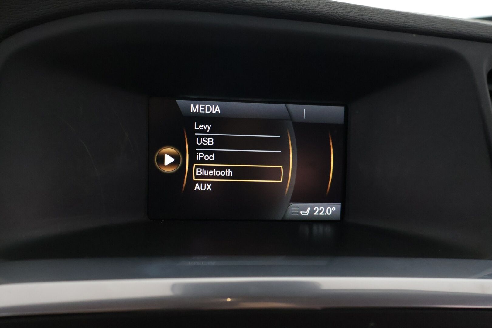 Volvo V60 Cross Country 2016 D4 AWD Business aut - Suomi-auto | Webasto | Vetokouku | Vakkari | Puolnahat | 2x Renkaat alumiinivanteilla | Upea huoltohistoria! 