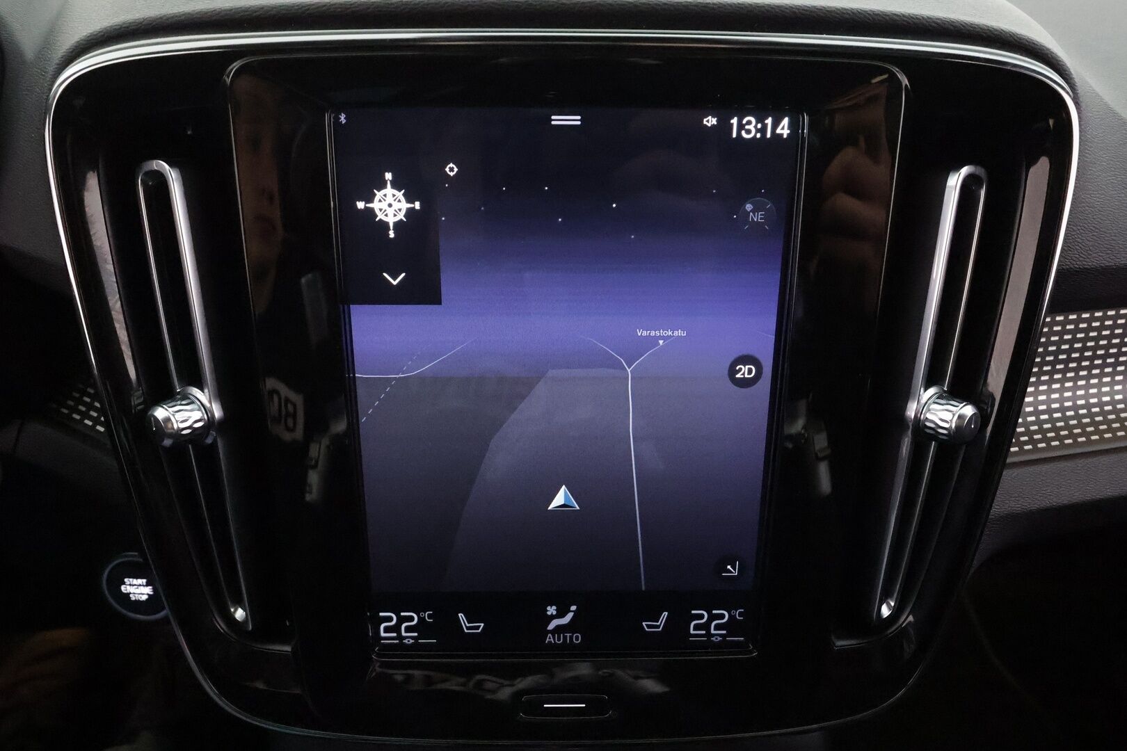 Volvo XC40 2019 D4 AWD Business R-Design aut * ACC / P.kamera / H&K / Webasto / Full LED / Panorama / KeylessGo / Muistipenkki * - 1.Om Suomi-auto / Kahdet Nokian renkaat OEM Vanteilla / Merkkihuollettu / Jakohihna vaihdettu