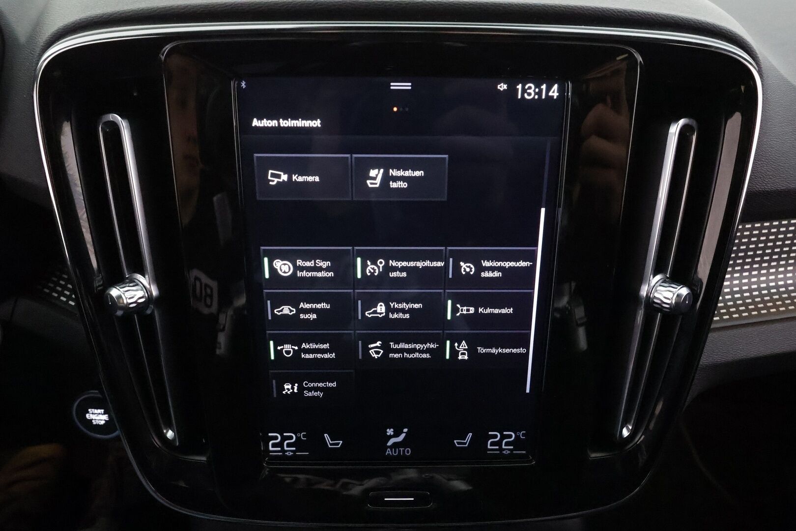 Volvo XC40 2019 D4 AWD Business R-Design aut * ACC / P.kamera / H&K / Webasto / Full LED / Panorama / KeylessGo / Muistipenkki * - 1.Om Suomi-auto / Kahdet Nokian renkaat OEM Vanteilla / Merkkihuollettu / Jakohihna vaihdettu