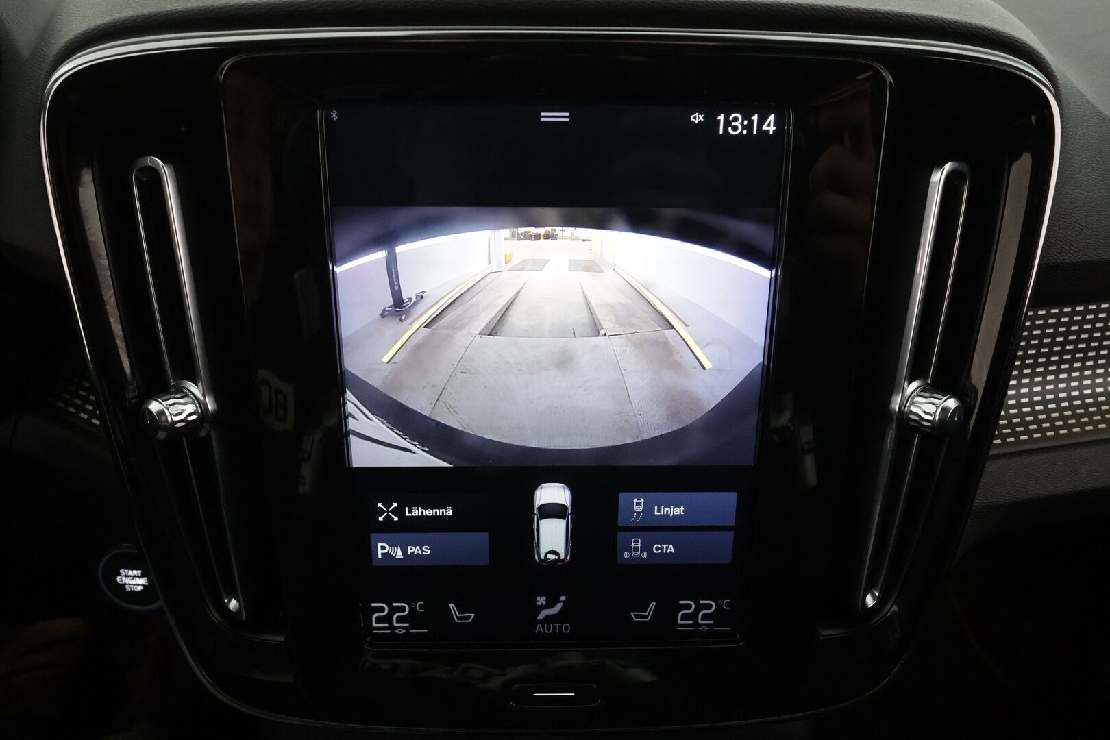 Volvo XC40 2019 D4 AWD Business R-Design aut * ACC / P.kamera / H&K / Webasto / Full LED / Panorama / KeylessGo / Muistipenkki * - 1.Om Suomi-auto / Kahdet renkaat aluvanteilla / Merkkihuollettu / Huippuvarusteet