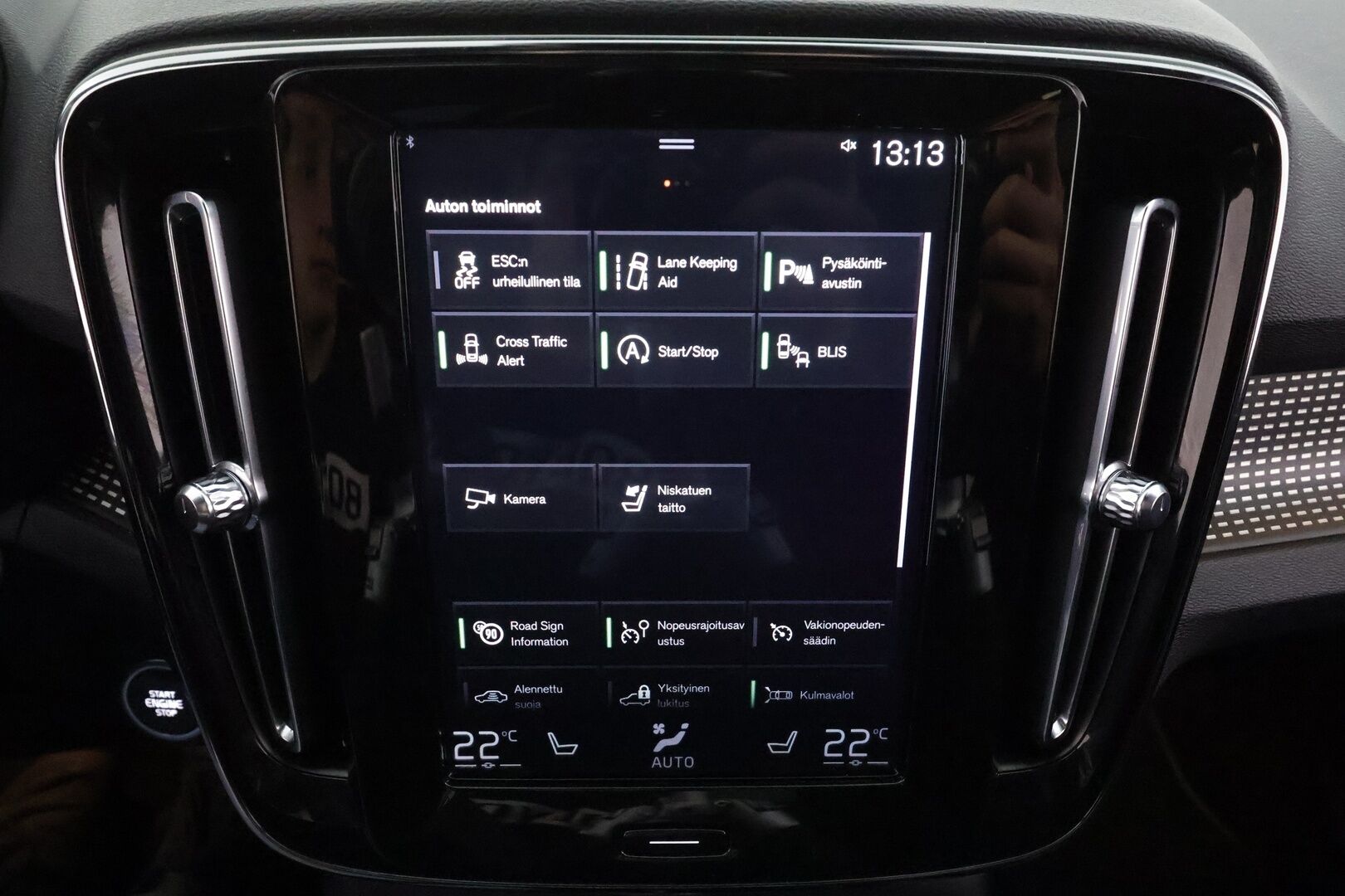 Volvo XC40 2019 D4 AWD Business R-Design aut * ACC / P.kamera / H&K / Webasto / Full LED / Panorama / KeylessGo / Muistipenkki * - 1.Om Suomi-auto / Kahdet Nokian renkaat OEM Vanteilla / Merkkihuollettu / Jakohihna vaihdettu - HULLUT AVAJAISHULINAT KORKOTARJOUS 3,29 %