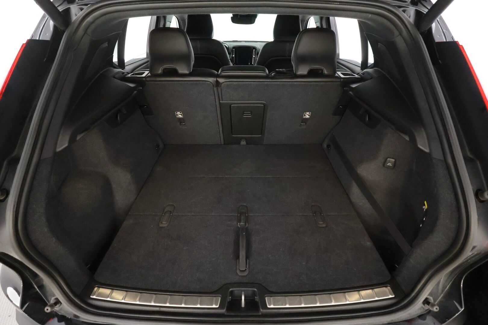 Volvo XC40 2019 D4 AWD Business R-Design aut * ACC / P.kamera / H&K / Webasto / Full LED / Panorama / KeylessGo / Muistipenkki * - 1.Om Suomi-auto / Kahdet renkaat aluvanteilla / Merkkihuollettu / Huippuvarusteet