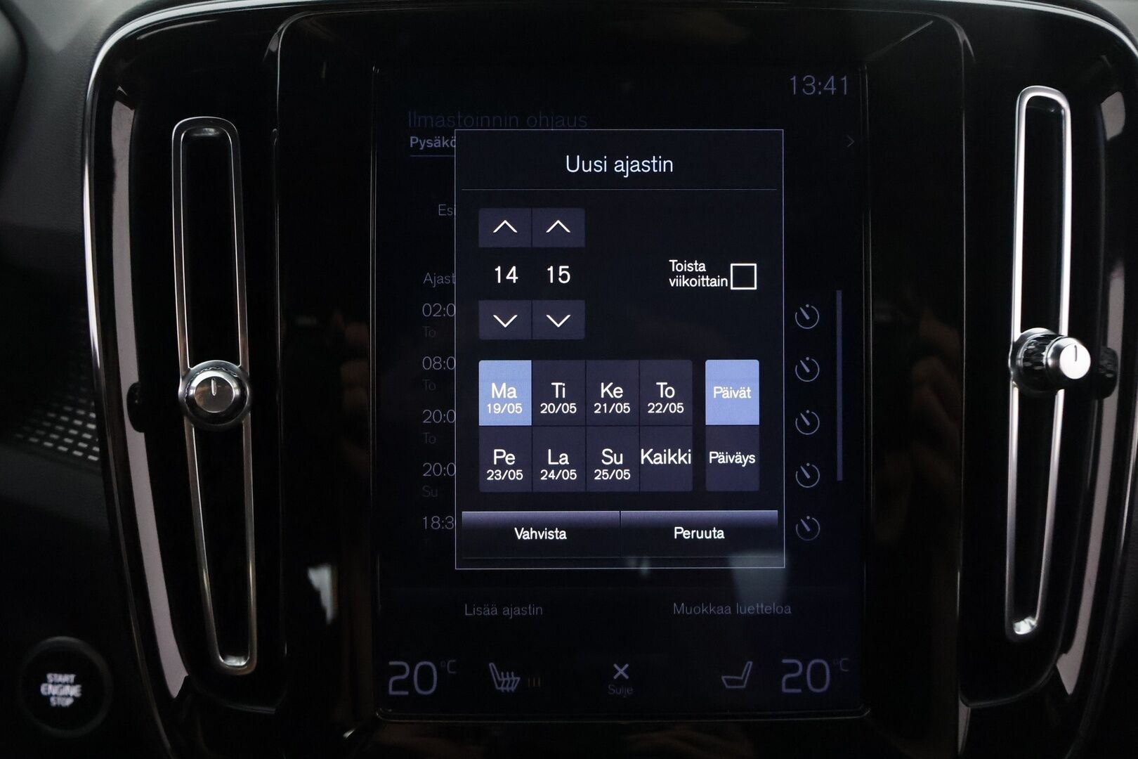 Volvo XC40 2019 D3 AWD Business R-Design aut **Webasto / Adapt.Vakkari / LED-valot / Sporttipenkit / P.Tutkat / Kaistavahti** - 3,99 % KORKOTARJOUS TÄHÄN AUTOON - Suomi-auto / Digimittaristo / KeylessGO / 2x Renkaat