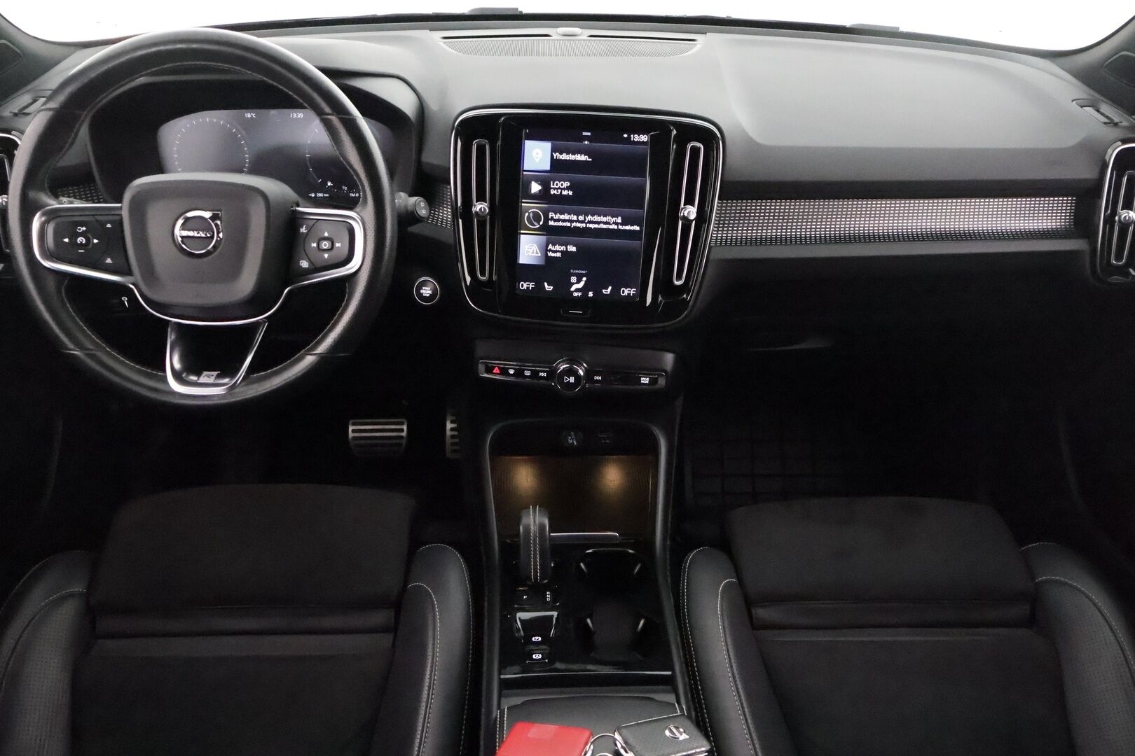 Volvo XC40 2019 D3 AWD Business R-Design aut **Webasto / Adapt.Vakkari / LED-valot / Sporttipenkit / P.Tutkat / Kaistavahti** - 3,99 % KORKOTARJOUS TÄHÄN AUTOON - Suomi-auto / Digimittaristo / KeylessGO / 2x Renkaat