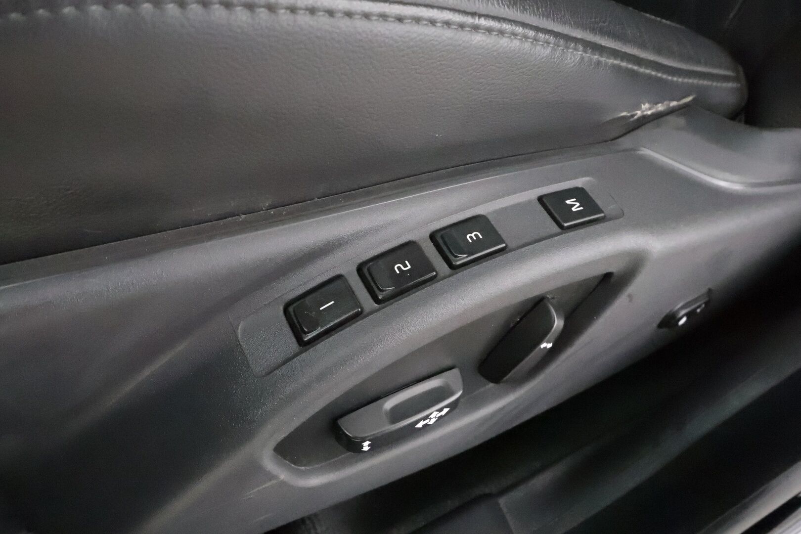 Volvo V70 2016 D3 Business Classic aut *  ACC / Webasto / koukku / Muistipenkki / Xenon * - Kahdet renkaat