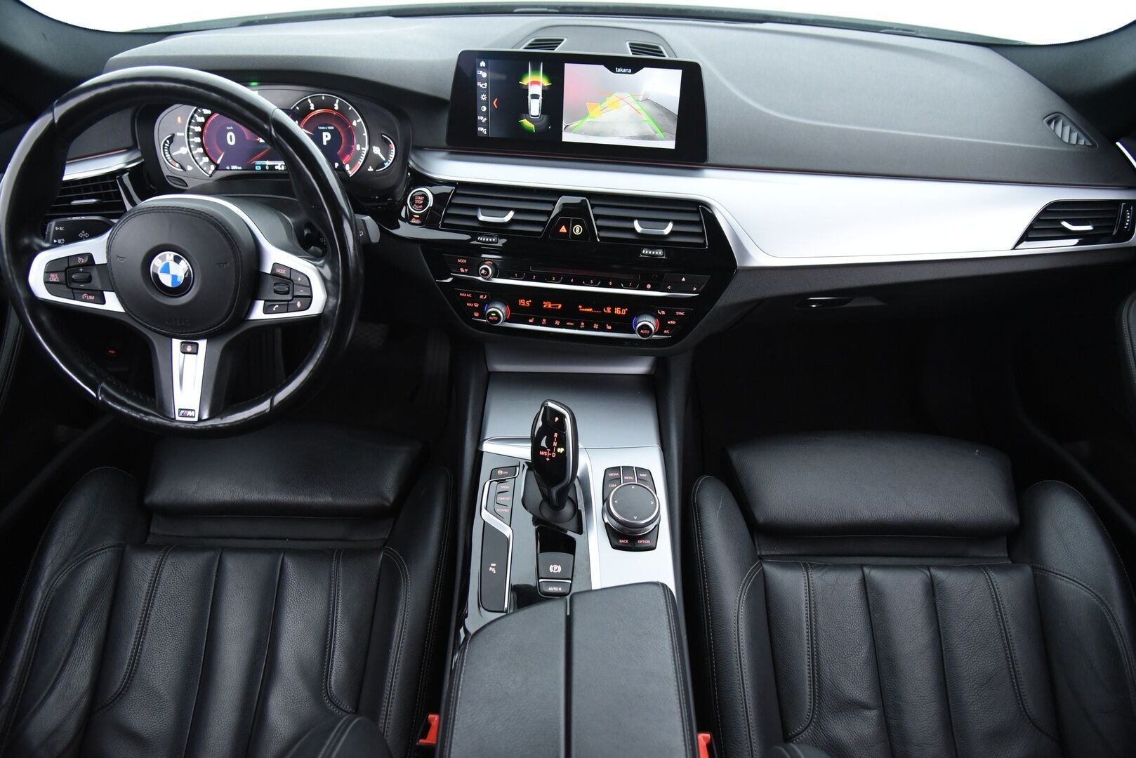 BMW 520 2019 G31 Touring 520d A xDrive Edition Comfort / M-sport ratti / Sporttinahat / Hifit / Prof. Navi / LED / P-kamera - 2.om Suomi-auto / Merkkiliikkeen huollot / Vakkari / Digimittaristo / Ratin lämmitin / Sähkötoiminen takaluukku / Ambient valaistus 