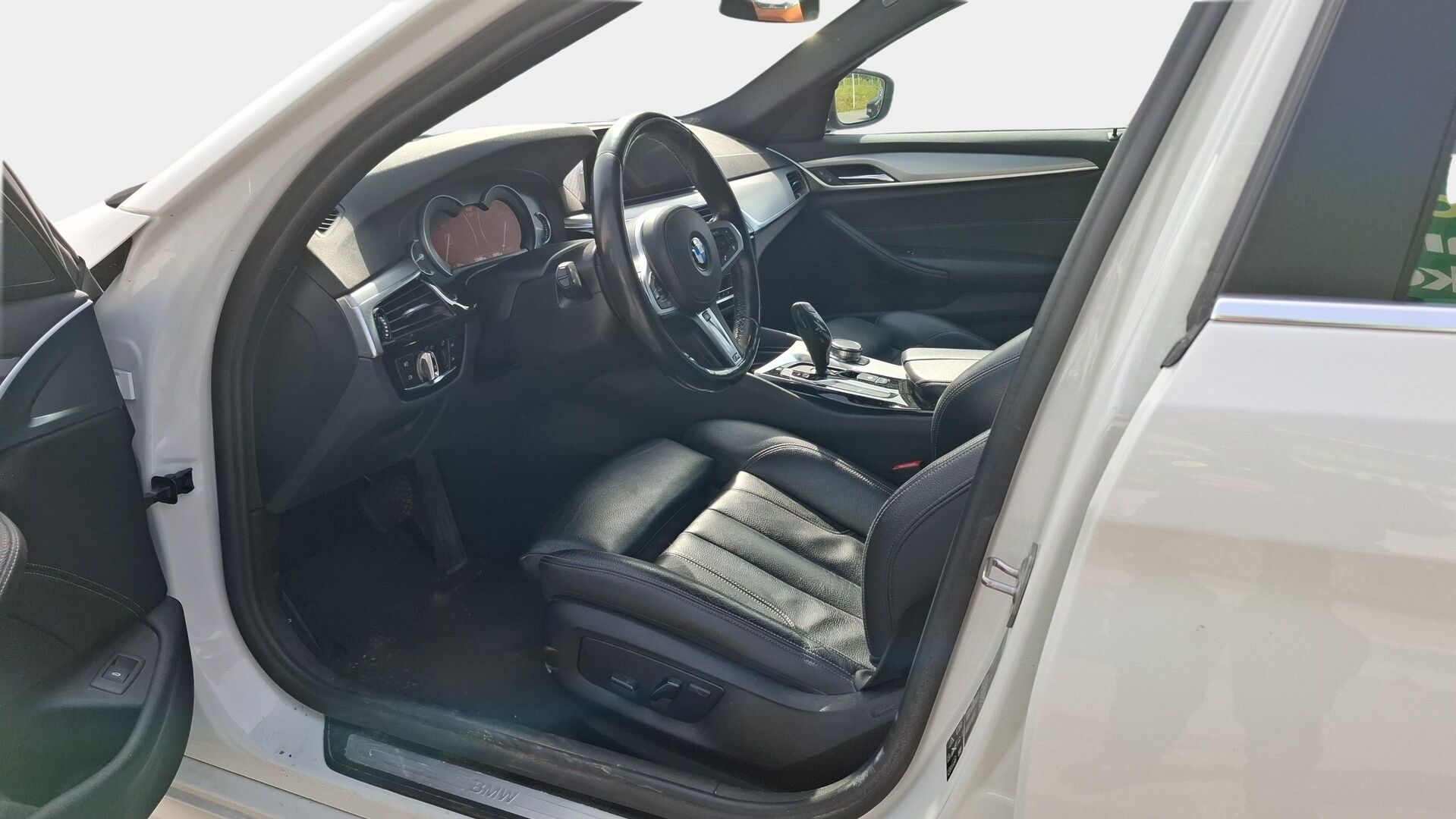 BMW 520 2019 G31 Touring 520d A xDrive Edition Comfort / Vakkari / Nahat / P-kamera - Tulossa myyntiin
