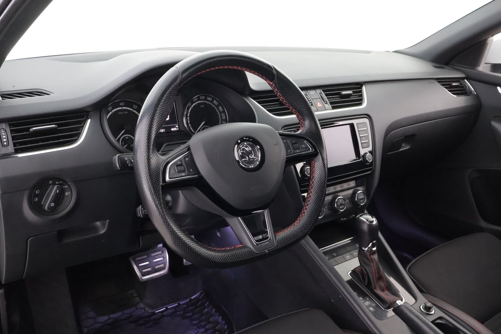 Skoda Octavia 2017 Combi 2,0 TSI RS DSG Autom - Webasto | Adapt.Vakkari | Vetokoukku | Lämmitettävä Tuulilasi | Adapt.Xenon | Huippuvarusteltu | Hyvin huollettu | Juuri tullut Tampereelle!