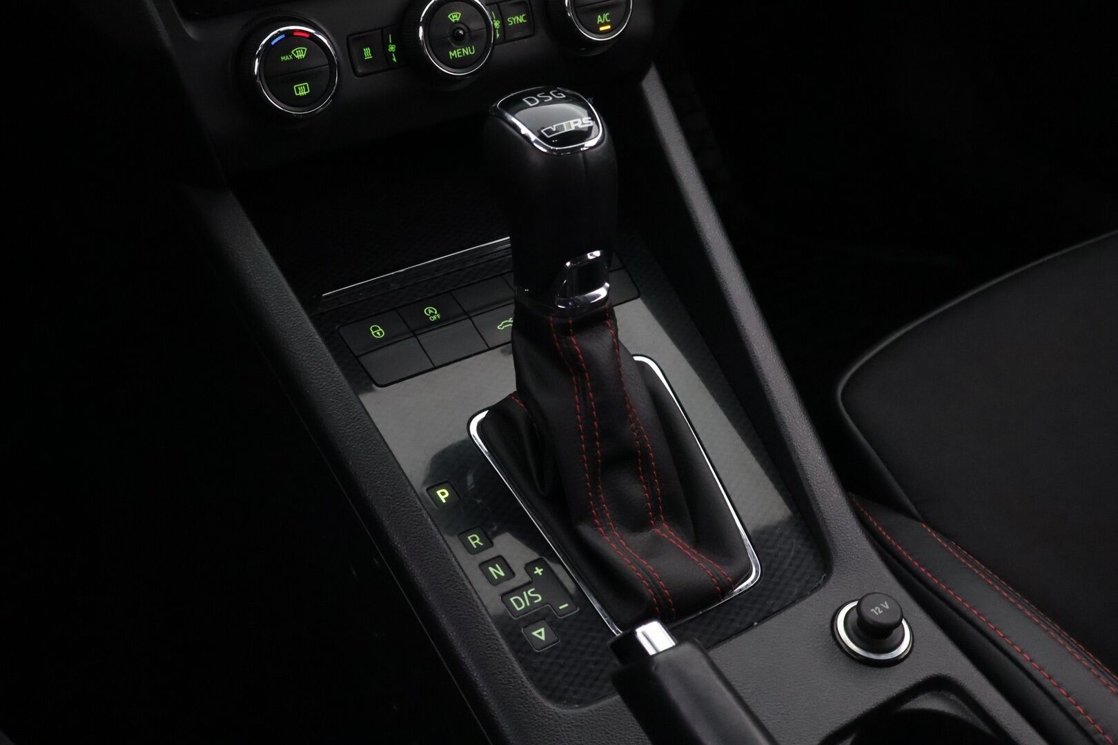Skoda Octavia 2017 Combi 2,0 TSI RS DSG Autom - Webasto | Adapt.Vakkari | Vetokoukku | Lämmitettävä Tuulilasi | Adapt.Xenon | Huippuvarusteltu | Hyvin huollettu | Juuri tullut Tampereelle!