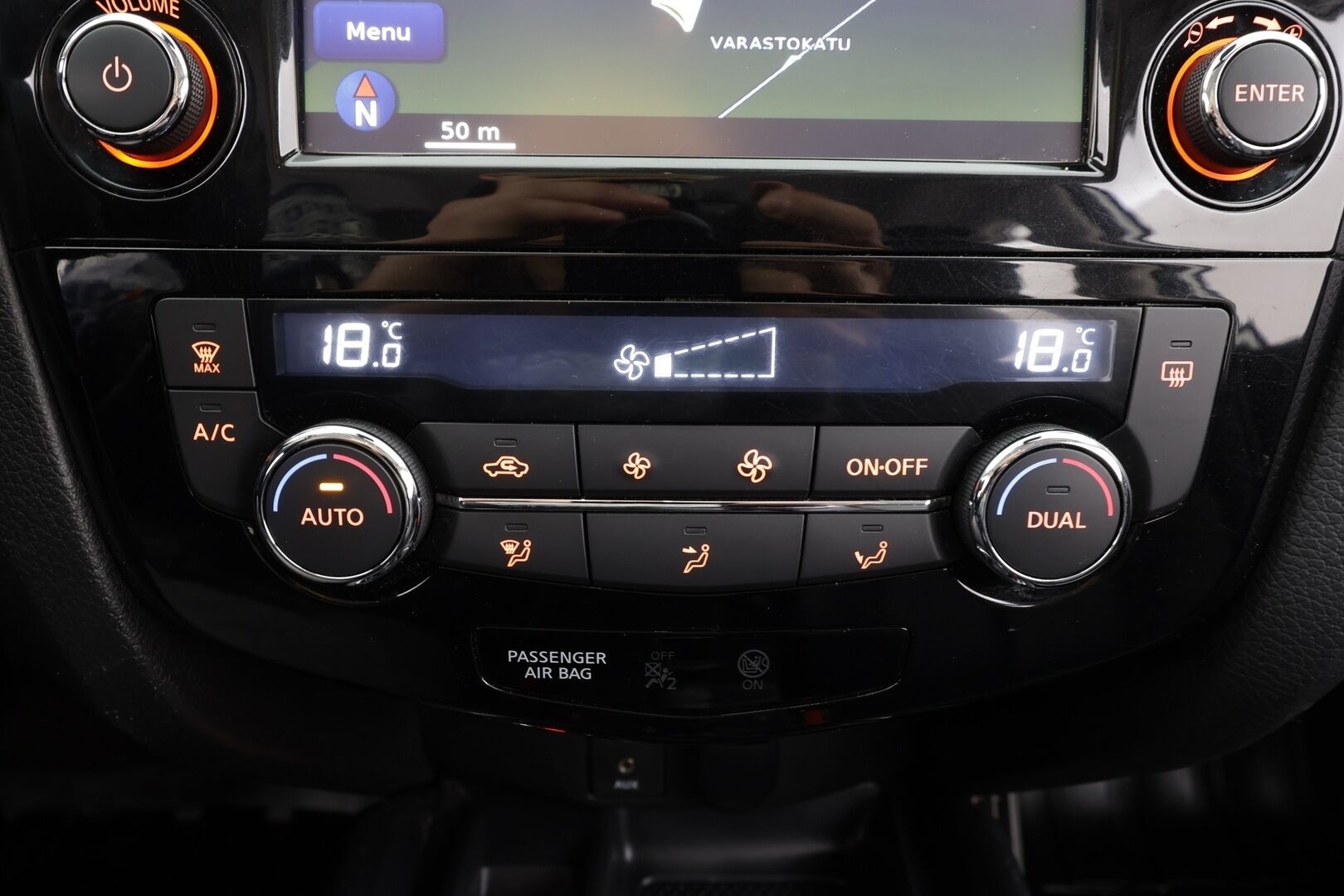 Nissan X-Trail 2017 dCi 130 Tekna 4WD 6 MT * Sisätilanlämmitin / Kaistavahti / Navi / Katveavustin / 360° / LED / Koukku / Nahkaverhoilu * - KeylessGO / Suomi-auto - HULLUT BLACKWEEK JATKOT - KORKOTARJOUS 2,49%