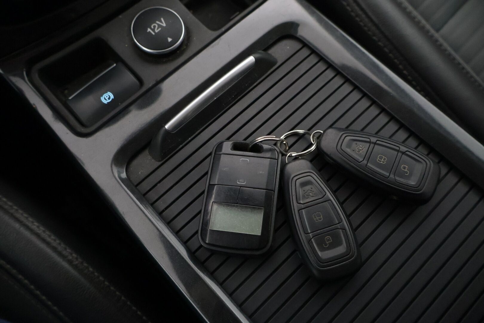 Ford Kuga 2017 2,0TDCi 150 hv PowerShift AWD Titanium - YritysOutlet - Myydään vain yrityksille *Suomi-auto / P-Kamera / Webasto* - Juuri katsastettu! / Kahdet hyvät renkaat / S-Luukku / Androidauto