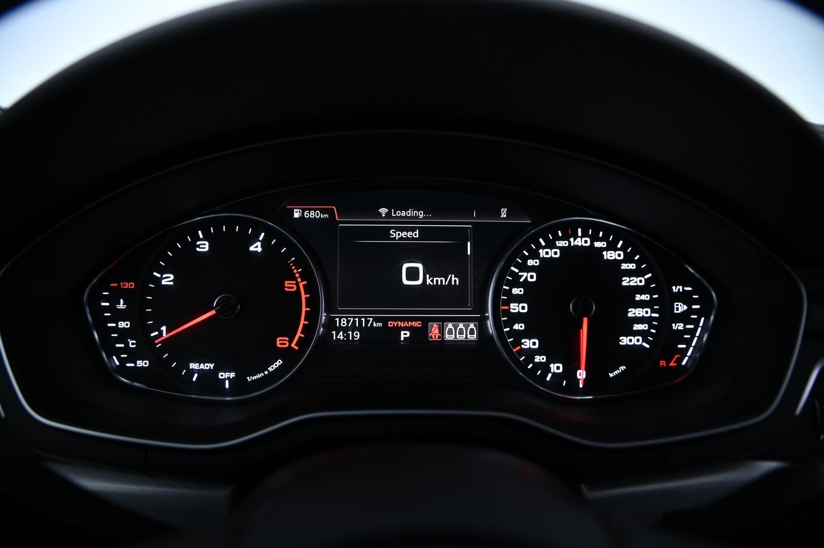 Audi A4 2017 Sedan Land of quattro 2,0 TDI 140 kW quattro S tronic - HUIPPUVARUSTEET! / Webasto / Vetokoukku / Matrix LED / Bang&Olyfsen / Sporttipenkit 