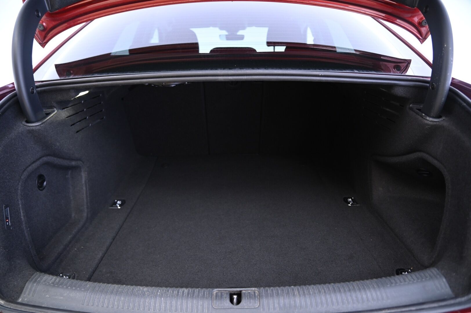 Audi A4 2017 Sedan Land of quattro 2,0 TDI 140 kW quattro S tronic - HUIPPUVARUSTEET! / Webasto / Vetokoukku / Matrix LED / Bang&Olyfsen / Sporttipenkit 
