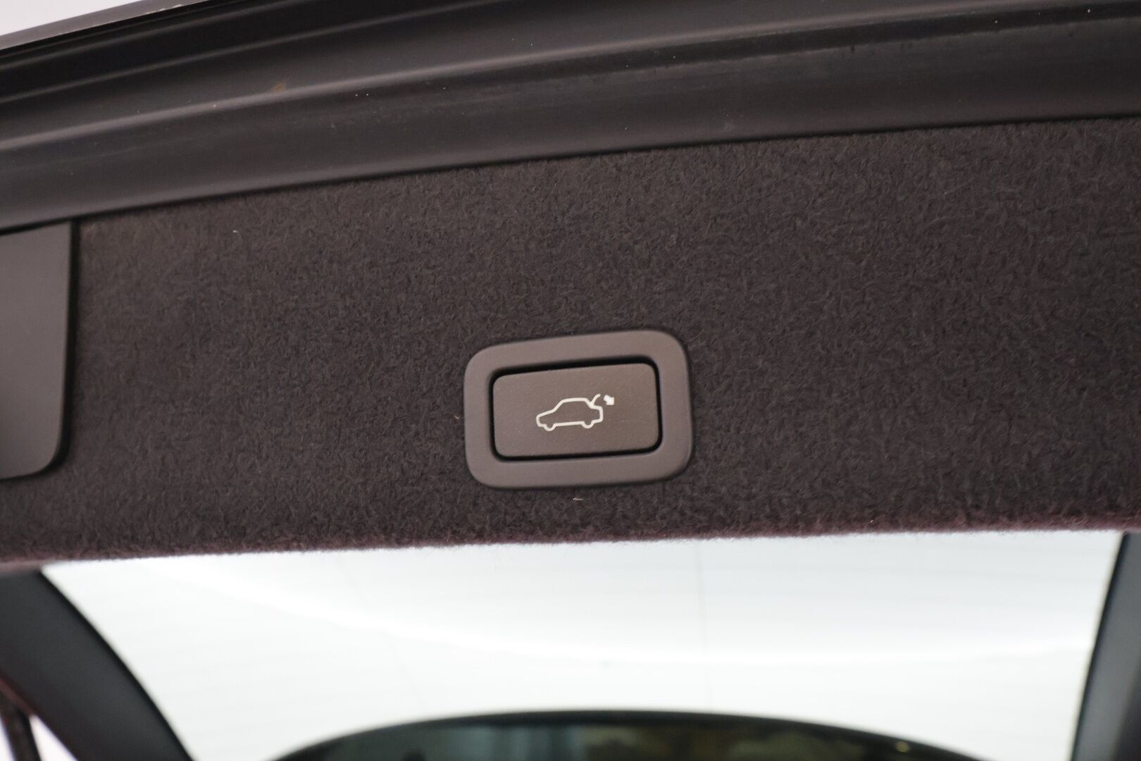 Volvo XC60 2017 D4 Classic Summum aut * ACC / Webasto / Sähköistuin muistilla / Kattoluukku / High performance / P.tutkat / Xenon * - Suomi-auto / 1.OM / Merkkihuollettu / Kahdet renkaat 