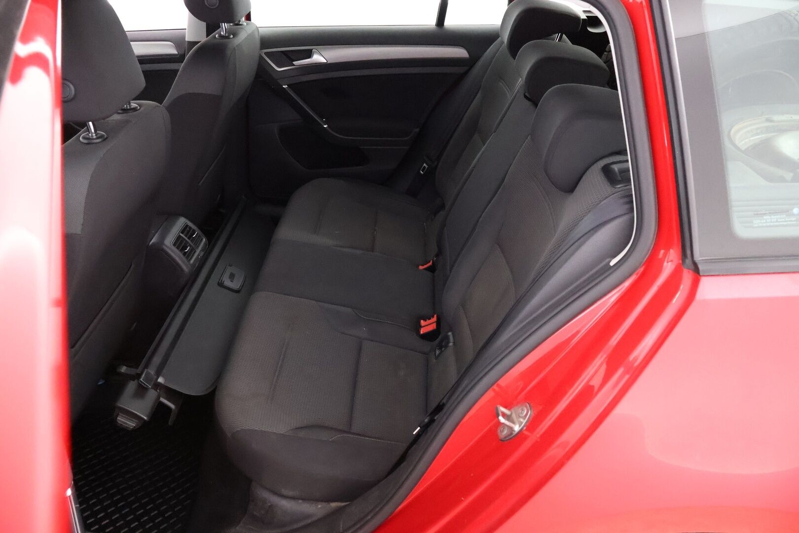 Volkswagen Golf 2015 Variant Comfortline 1,6TDI 81kW - MYYDÄÄN HUUTOKAUPAT.COM