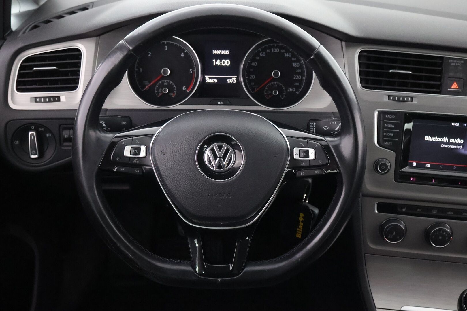 Volkswagen Golf 2015 Variant Comfortline 1,6TDI 81kW - MYYDÄÄN HUUTOKAUPAT.COM