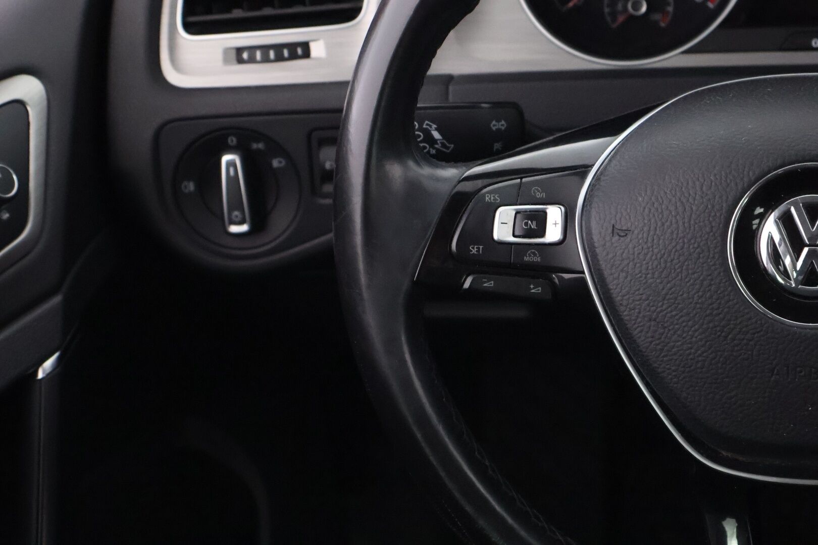 Volkswagen Golf 2015 Variant Comfortline 1,6TDI 81kW - MYYDÄÄN HUUTOKAUPAT.COM
