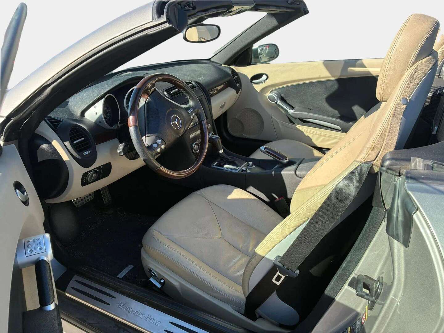 Mercedes-Benz SLK 2004 200 Kompressor A * Nappanahka / Muistipenkki / Airscarf / Sporttialusta * - Kahdet renkaat vanteineen / Juuri katsastettu - HULLUT AVAJAISHULINAT KORKOTARJOUS 3,29 %