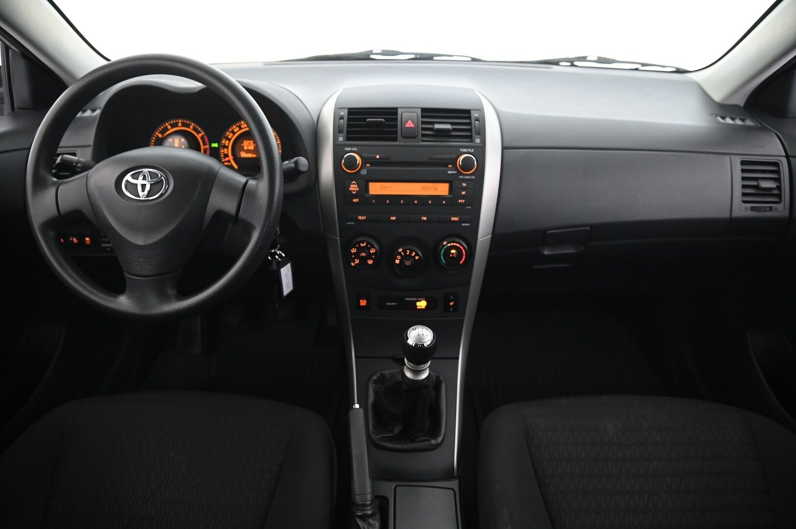 Toyota Corolla 2009 1,33 Dual VVT-i Linea Terra 4ov - Suomi-auto | Lohko | Vähän ajettu! | Juuri huollettu! | 2x renkaat&vanteet