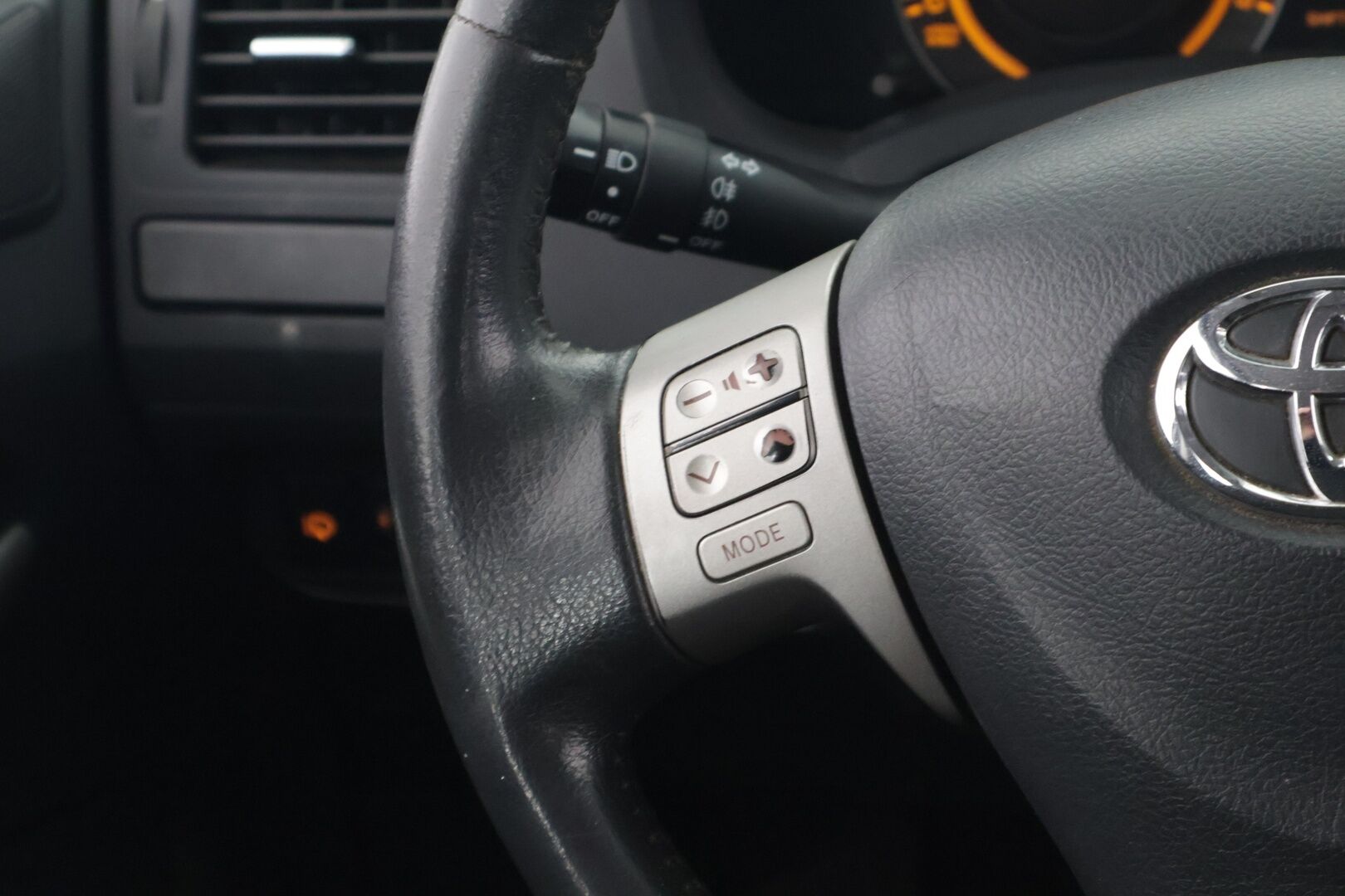 Toyota Auris 2007 Dual VVT-i Linea Sol 5ov - */ MYYDÄÄN HUUTOKAUPAT.COM / Suomi-auto / Ilmastointi / Lohko / Huoltokirja / 2x renkaat /*
