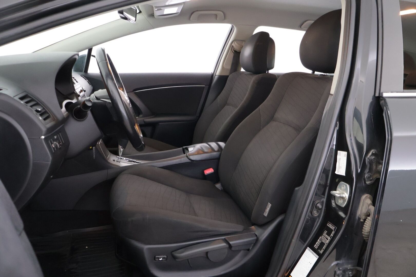 Toyota Avensis 2009 1,8 Valvematic Linea Sol Wagon Multidrive S - Huutokaupat.com / Vuosi Leimaa! / Vetokoukku / Katso huollot!!