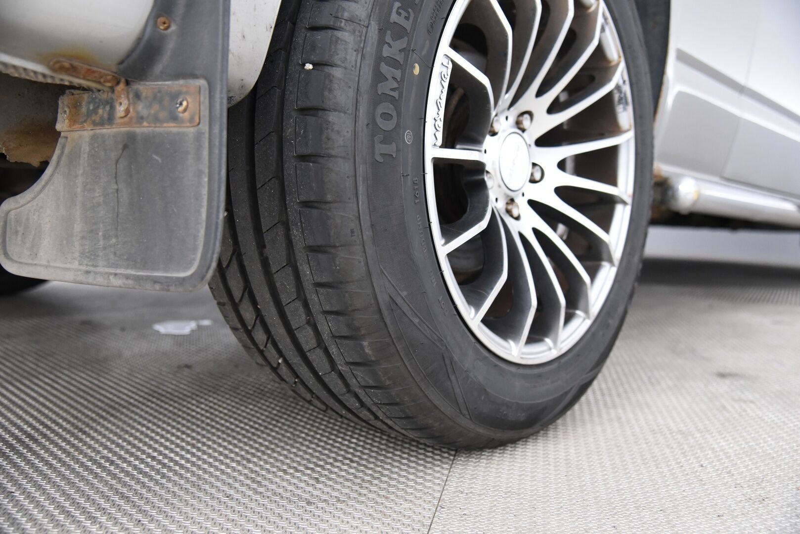 Volkswagen Transporter 2010 umpipakettiauto pitkä 2,0 TDI 103 kW DSG / Myydään huutokaupat.com:ssa! - Myydään vain Huutokaupat.com:ssa!