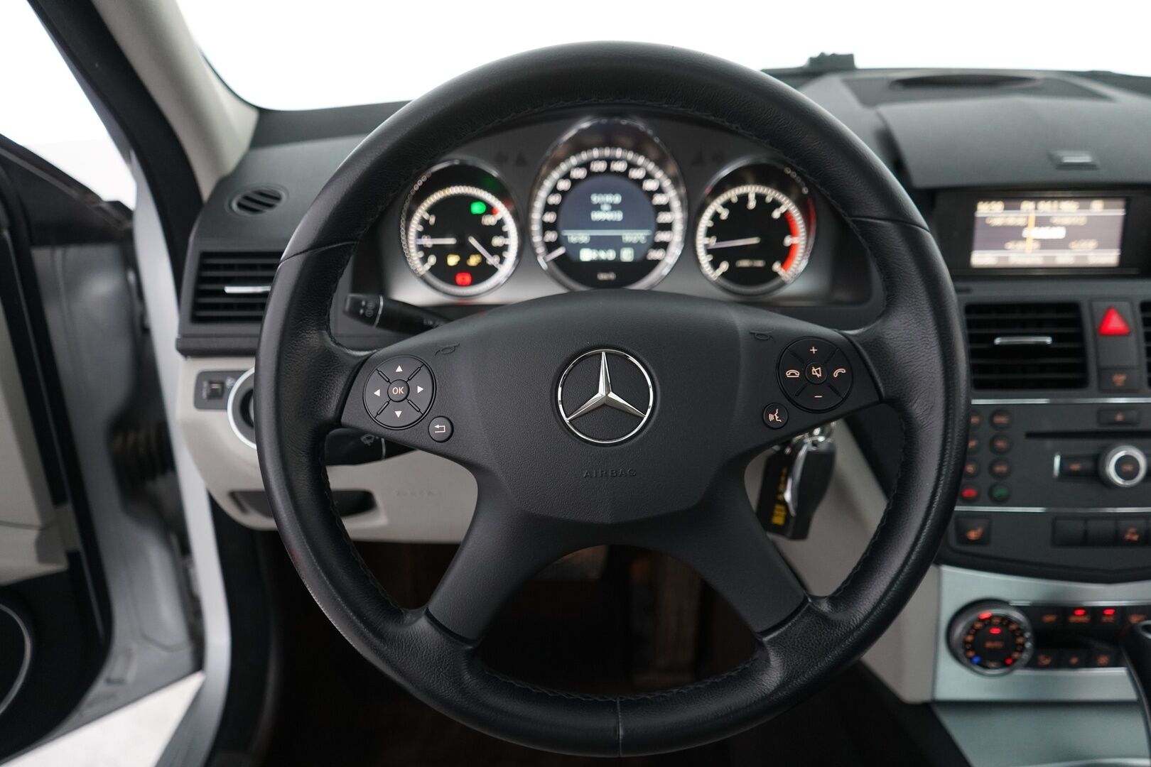 Mercedes-Benz C 2009 220 CDI BE A Premium Business - Suomi- auto | Viimeisin huolto 197tkm | Kahdet renkaat aluvantein | Vakkari | Tutkat | Lohkolämmitin | Puolinahkasisusta