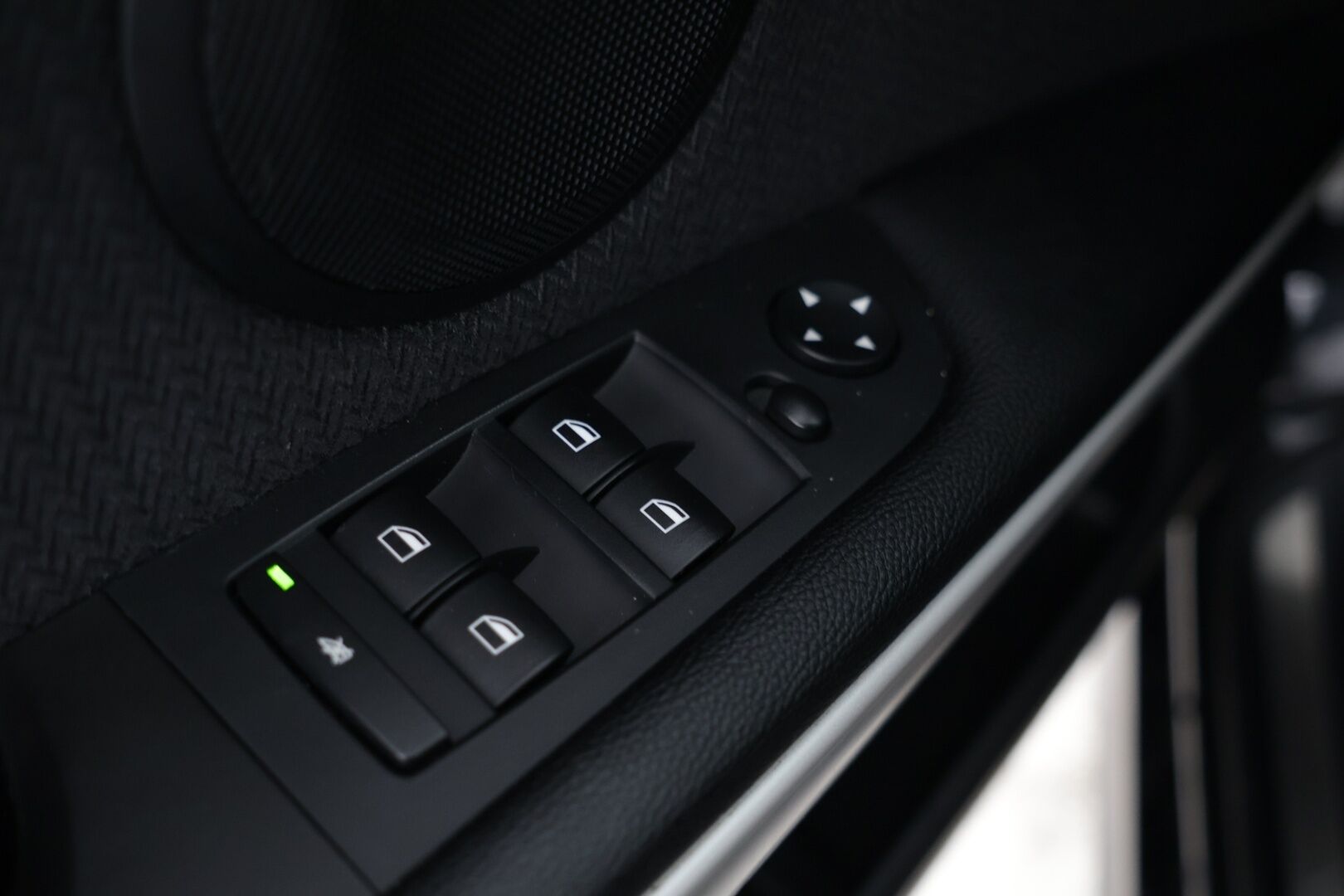 BMW 320 2011 A E91 Touring Limited Business Edition / LCI / KOUKKU! / LOHKO+SISÄ! /*- YritysOutlet - Myydään vain yrityksille -* - Siisti! / Nelikko! / Koukku! / Vakkari! / Lohko+ sisä! /