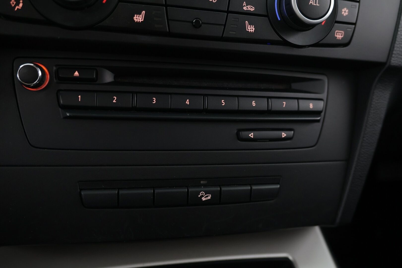 BMW 320 2011 A E91 Touring Limited Business Edition / LCI / KOUKKU! / LOHKO+SISÄ! /*- YritysOutlet - Myydään vain yrityksille -* - Siisti! / Nelikko! / Koukku! / Vakkari! / Lohko+ sisä! /