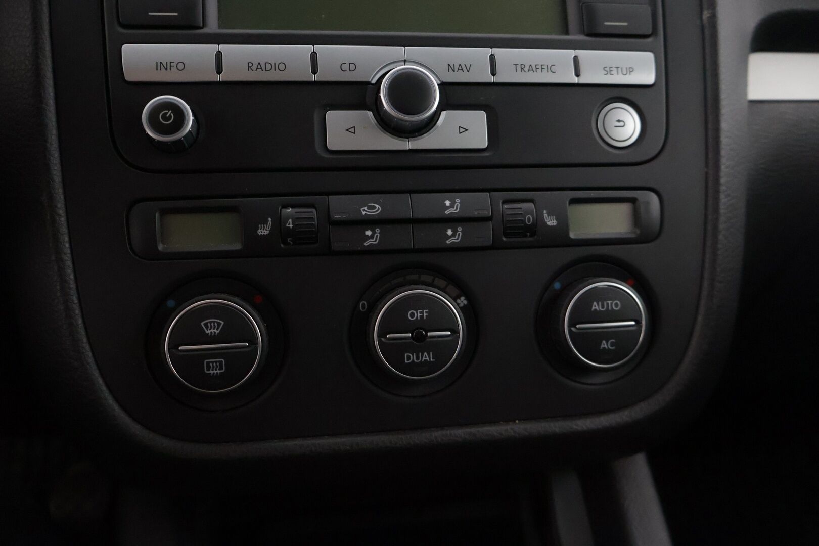 Volkswagen Golf 2007 Comfortline 1,6 FSI 85 kW 4d * - YritysOutlet - Myydään vain yrityksille - * Tämä auto myydään YritysOutlet -valikoimasta vain yritykselle *