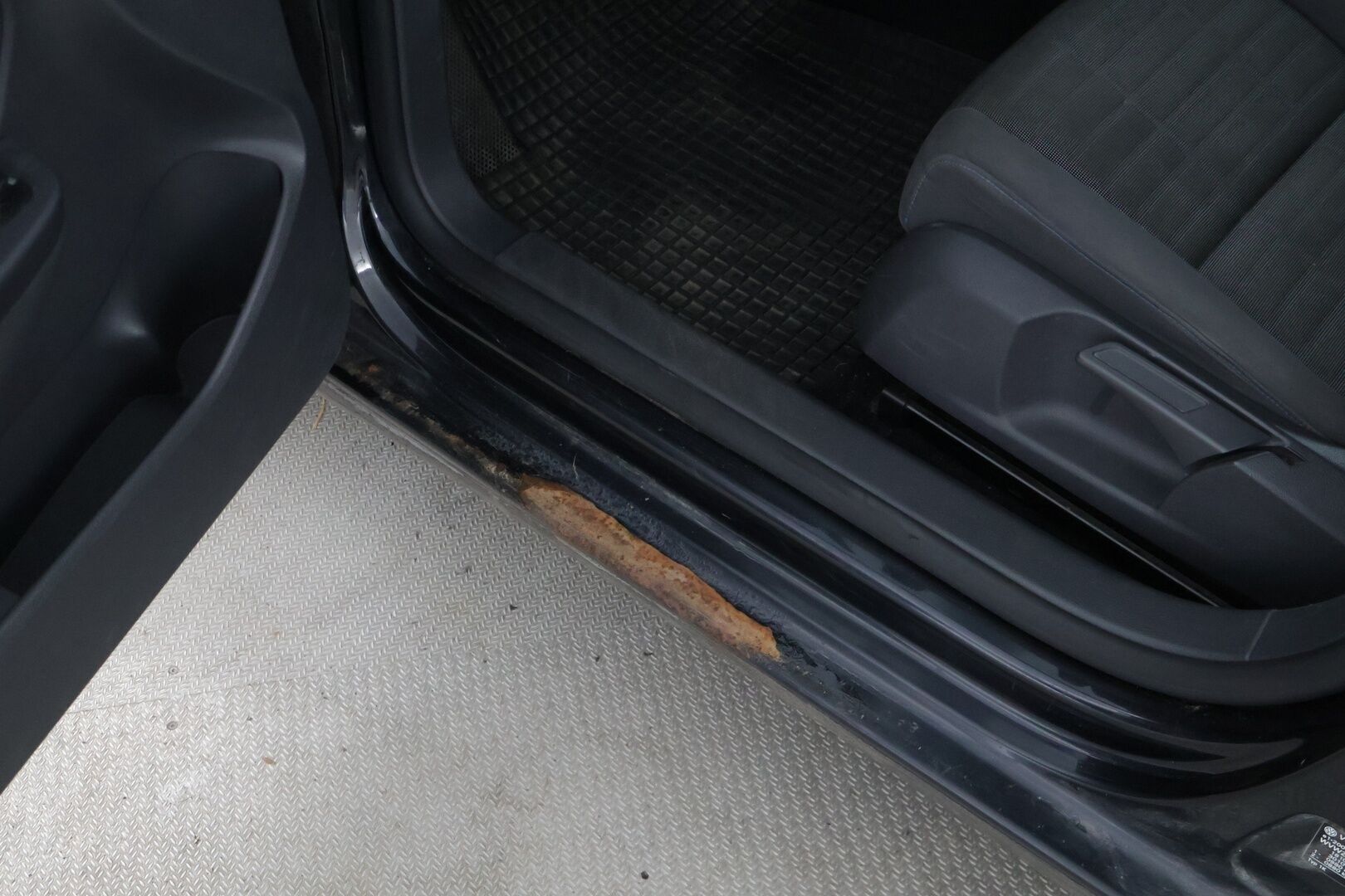 Volkswagen Golf 2007 Comfortline 1,6 FSI 85 kW 4d * - YritysOutlet - Myydään vain yrityksille - * Tämä auto myydään YritysOutlet -valikoimasta vain yritykselle *