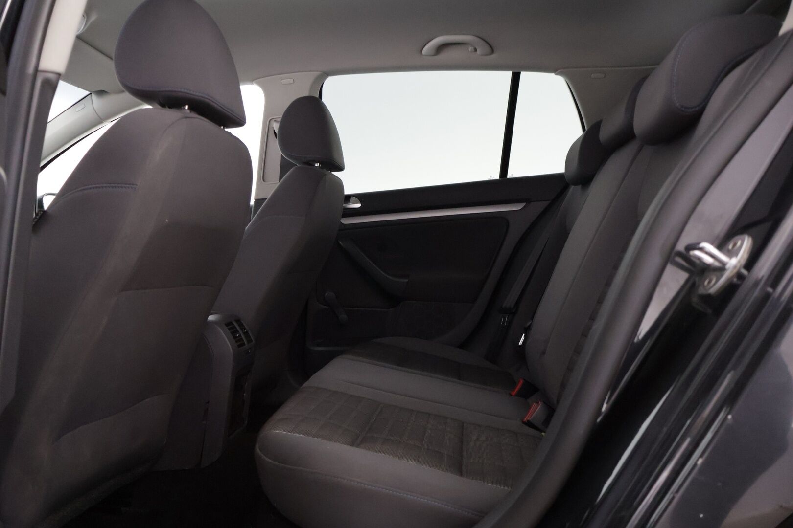 Volkswagen Golf 2007 Comfortline 1,6 FSI 85 kW 4d * - YritysOutlet - Myydään vain yrityksille - * Tämä auto myydään YritysOutlet -valikoimasta vain yritykselle *