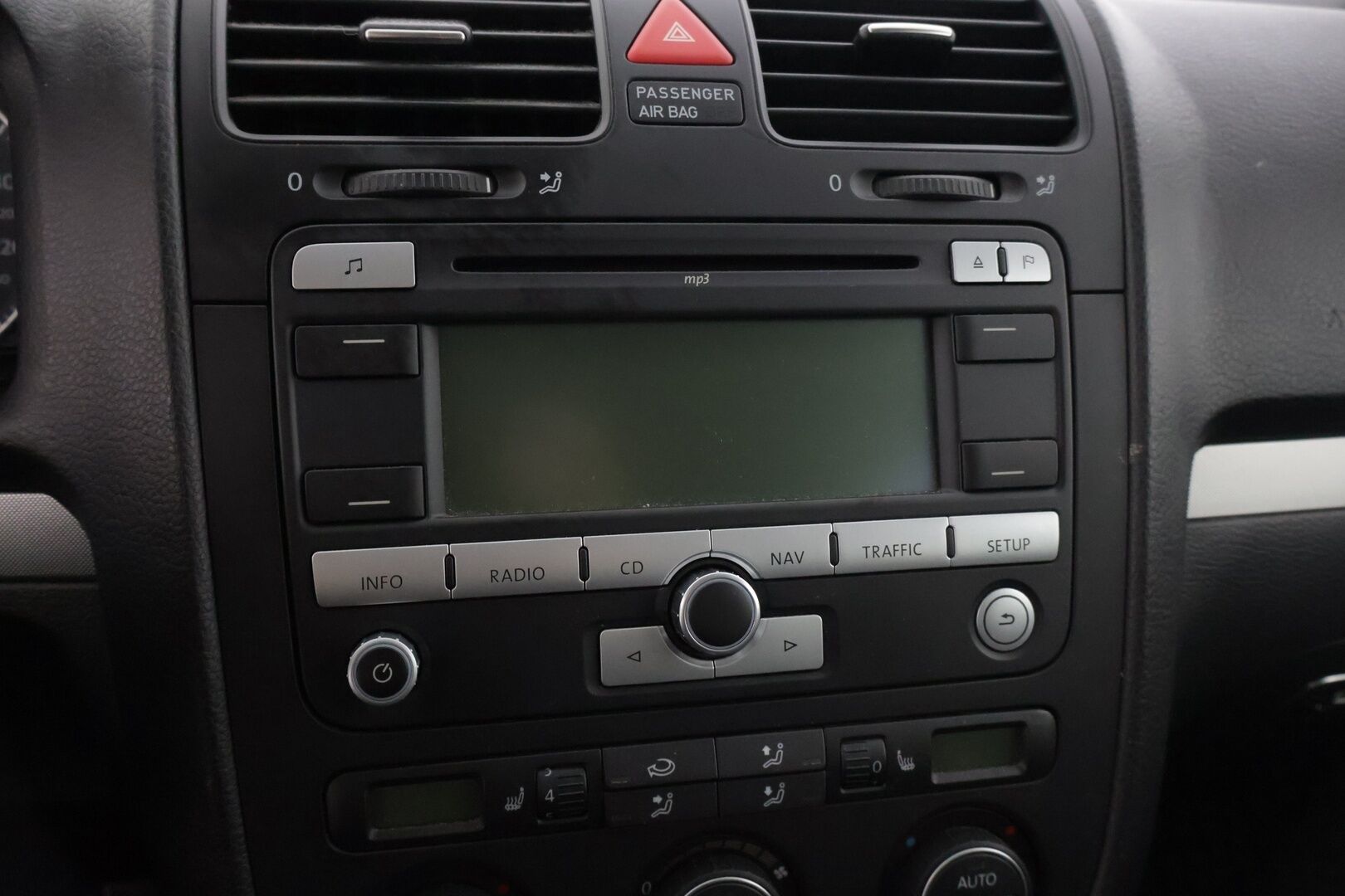 Volkswagen Golf 2007 Comfortline 1,6 FSI 85 kW 4d * - YritysOutlet - Myydään vain yrityksille - * Tämä auto myydään YritysOutlet -valikoimasta vain yritykselle *