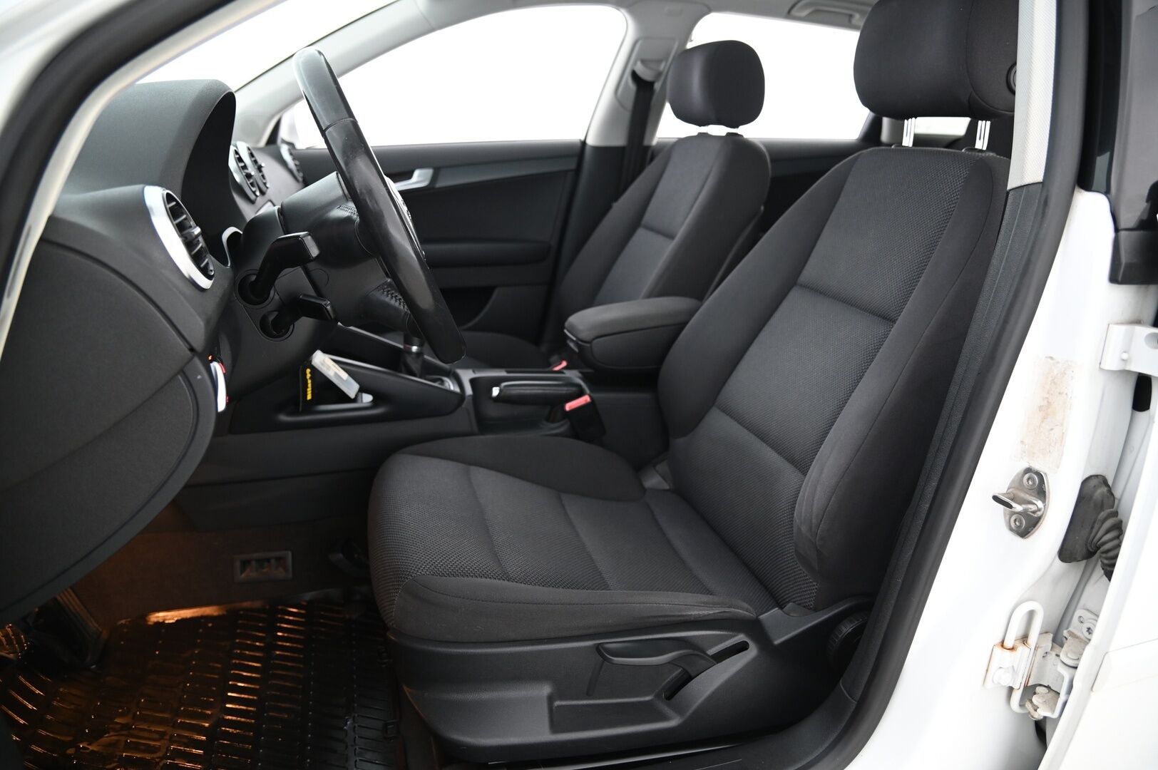 Audi A3 2011 Sportback Attraction 1,2 TFSI 77 kW Start-Stop S line Business *Myydään Huutokaupat.com* - *Myydään Huutokaupat.com*