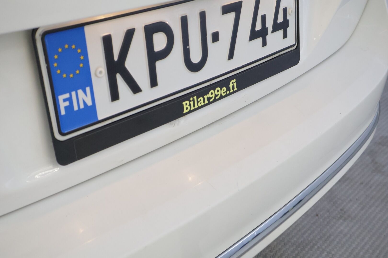 Volkswagen Passat 2012 Variant Comfortline 1,6 TDI 77 kW * YritysOutlet - Myydään vain yrityksille / Webasto / Vakkari / Vetokoukku / Sähkökontti * - * Tämä auto myydään YritysOutlet -valikoimasta vain yritykselle / Kahdet renkaat omilla alumiinivanteilla! *