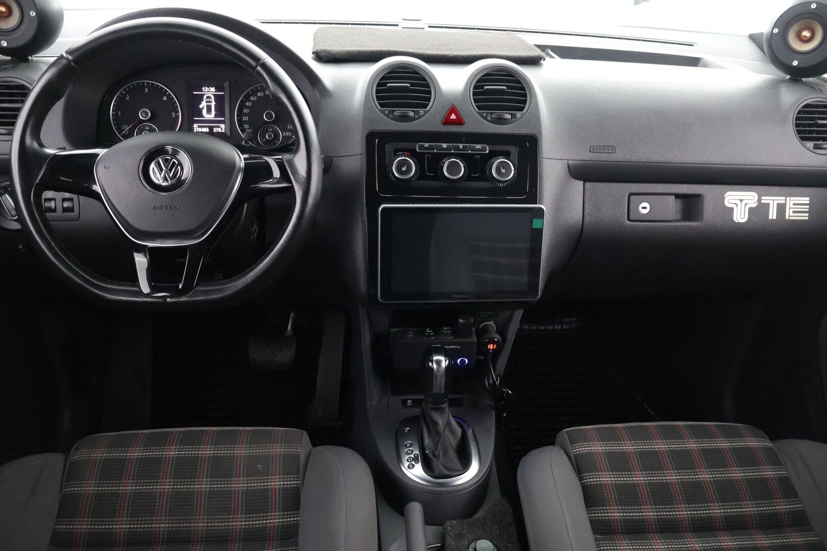 Volkswagen Caddy 2012 Trendline 1,6 TDI 75 kW DSG - | Juuri katsastettu | Vakkari | Hifit | Koukku | Sporttipenkit | MOMO vanteet | LED-Lisävalo