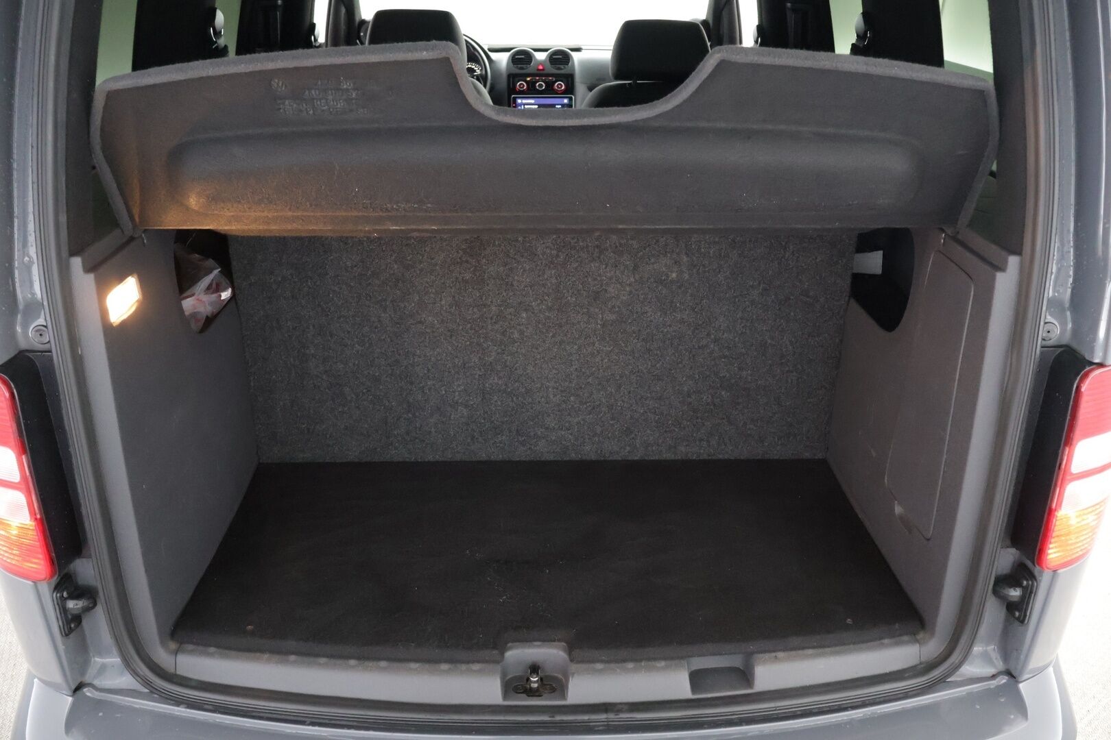 Volkswagen Caddy 2012 Trendline 1,6 TDI 75 kW DSG - | Juuri katsastettu | Vakkari | Hifit | Koukku | Sporttipenkit | MOMO vanteet | LED-Lisävalo