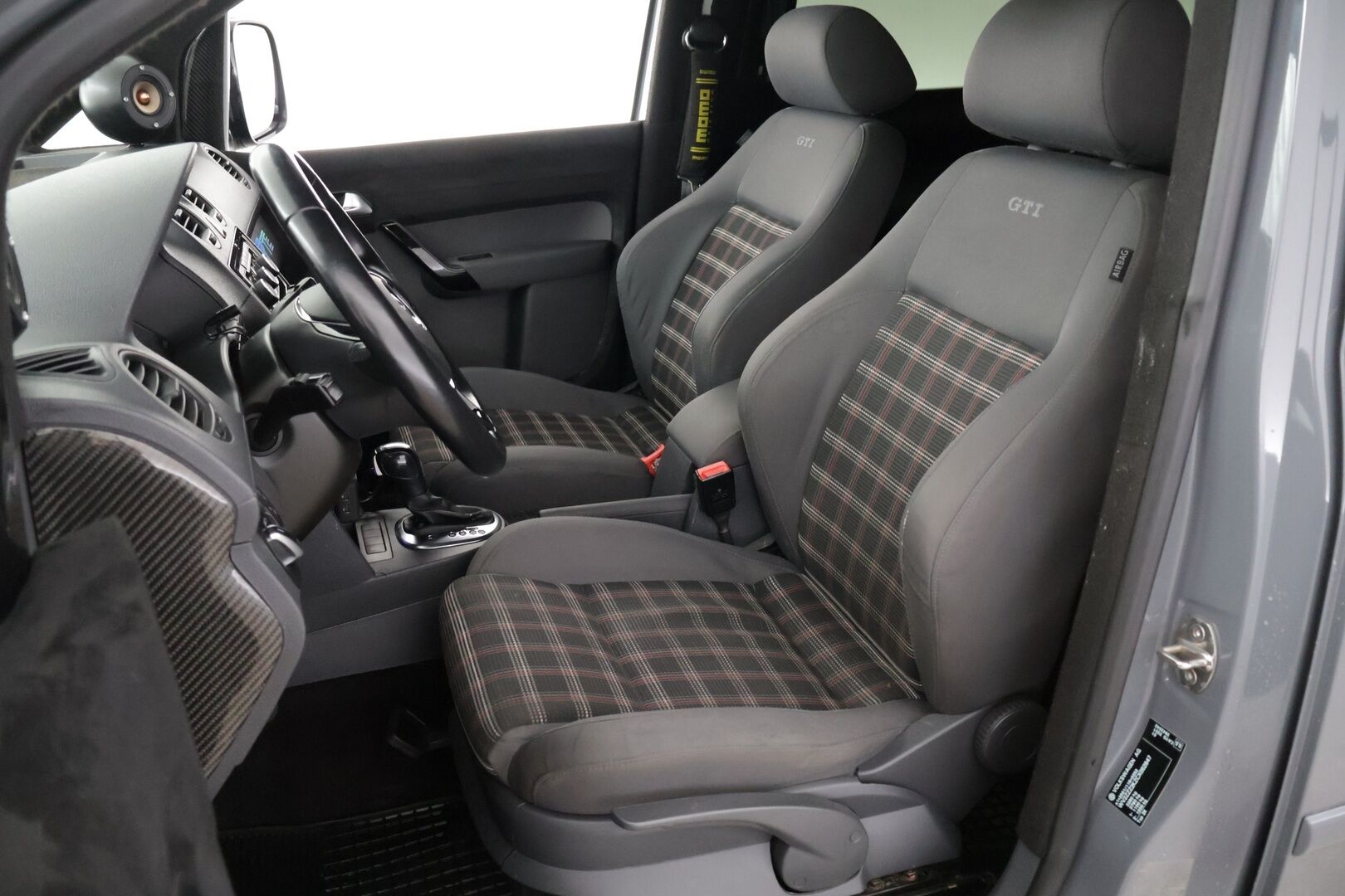 Volkswagen Caddy 2012 Trendline 1,6 TDI 75 kW DSG - | Juuri katsastettu | Vakkari | Hifit | Koukku | Sporttipenkit | MOMO vanteet | LED-Lisävalo