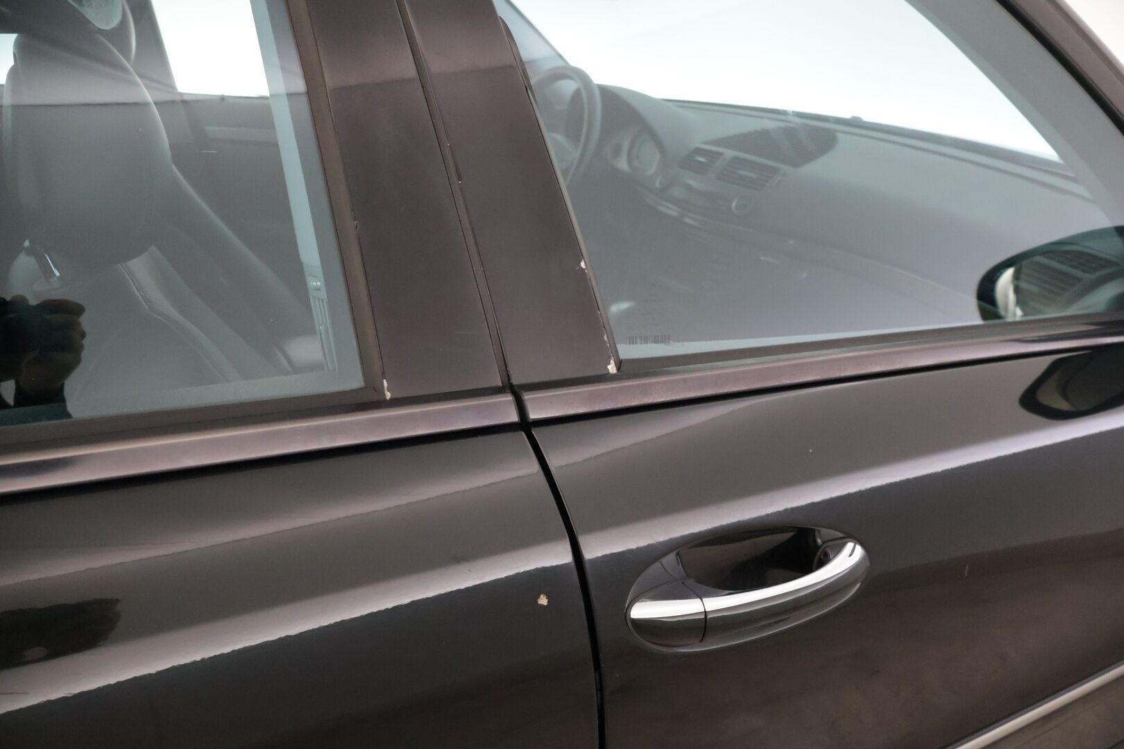 Mercedes-Benz E 2004 320 CDI A Avantgarde T * HUIPPUVARUSTELTU / ILMASTOIDUT NAHKAPENKIT / HARMAN KARDON / VAKKARI * YritysOutlet - Myydään vain yrityksille * - Tämä auto myydään YritysOutlet -valikoimasta vain yritykselle