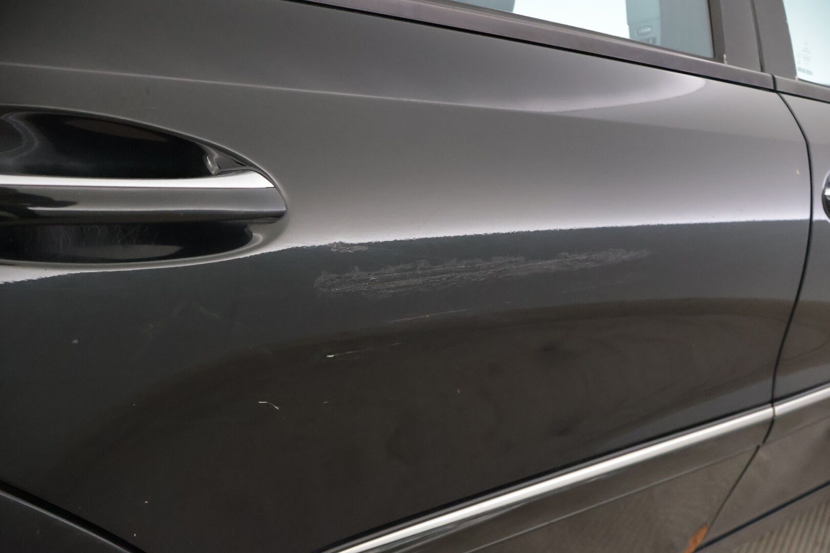 Mercedes-Benz E 2004 320 CDI A Avantgarde T * HUIPPUVARUSTELTU / ILMASTOIDUT NAHKAPENKIT / HARMAN KARDON / VAKKARI * YritysOutlet - Myydään vain yrityksille * - Tämä auto myydään YritysOutlet -valikoimasta vain yritykselle