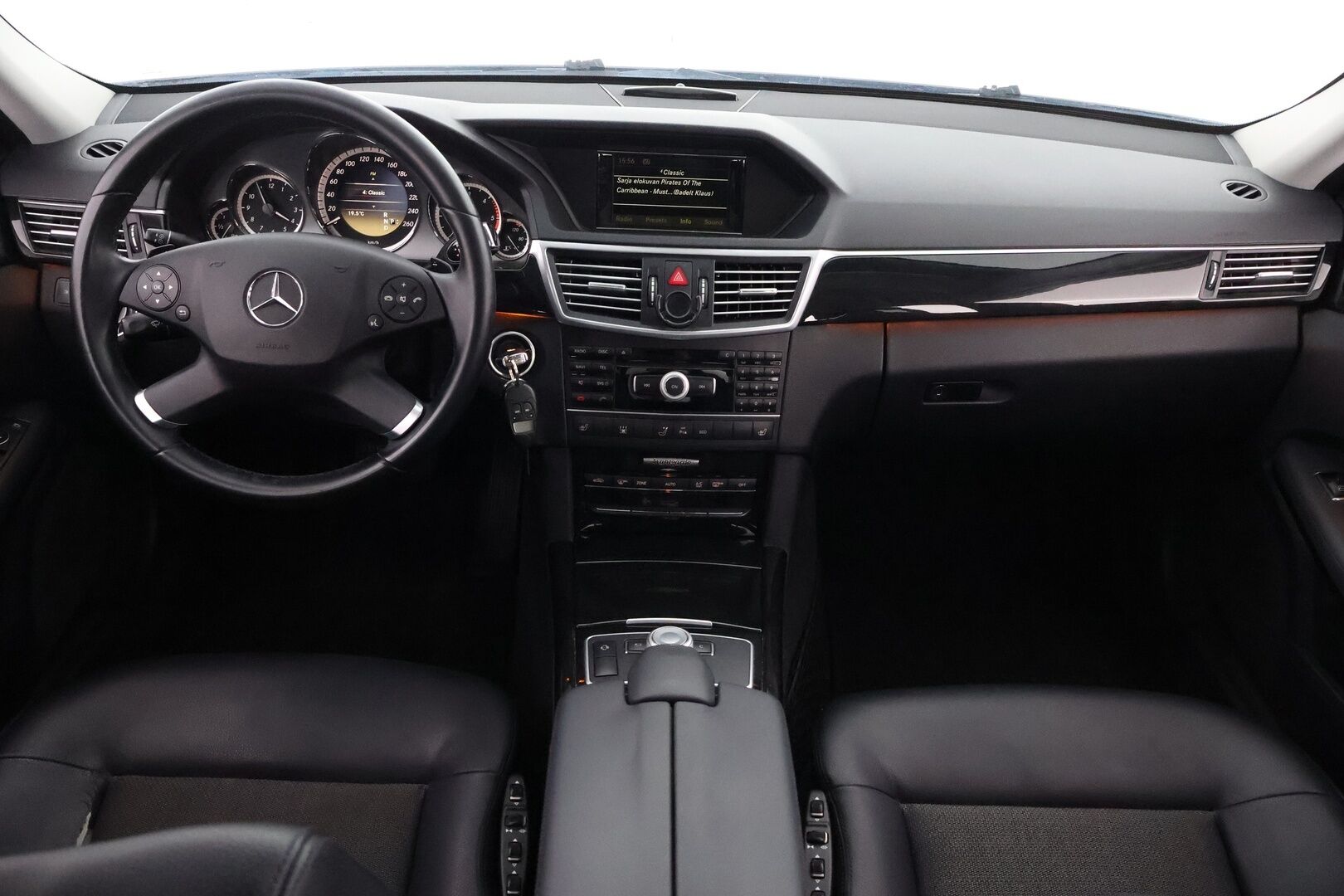 Mercedes-Benz E 2011 250 CDI BE A Premium Business - Webasto / Ortopedi puolinahat / Comad-navi / Lohkolämmitin / Vakkari / Tutkat / Suomiauto / Juuri saapunut Tampereelle!