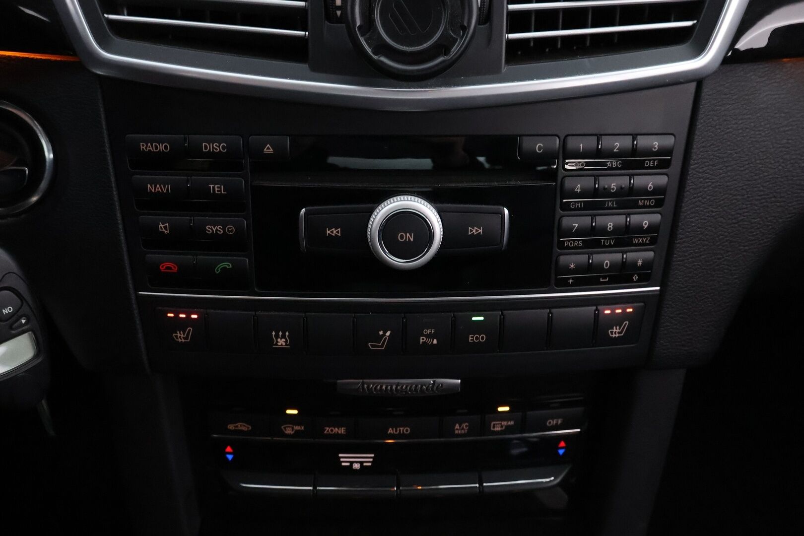 Mercedes-Benz E 2011 250 CDI BE A Premium Business - Webasto / Ortopedi puolinahat / Comad-navi / Lohkolämmitin / Vakkari / Tutkat / Suomiauto / Juuri saapunut Tampereelle!