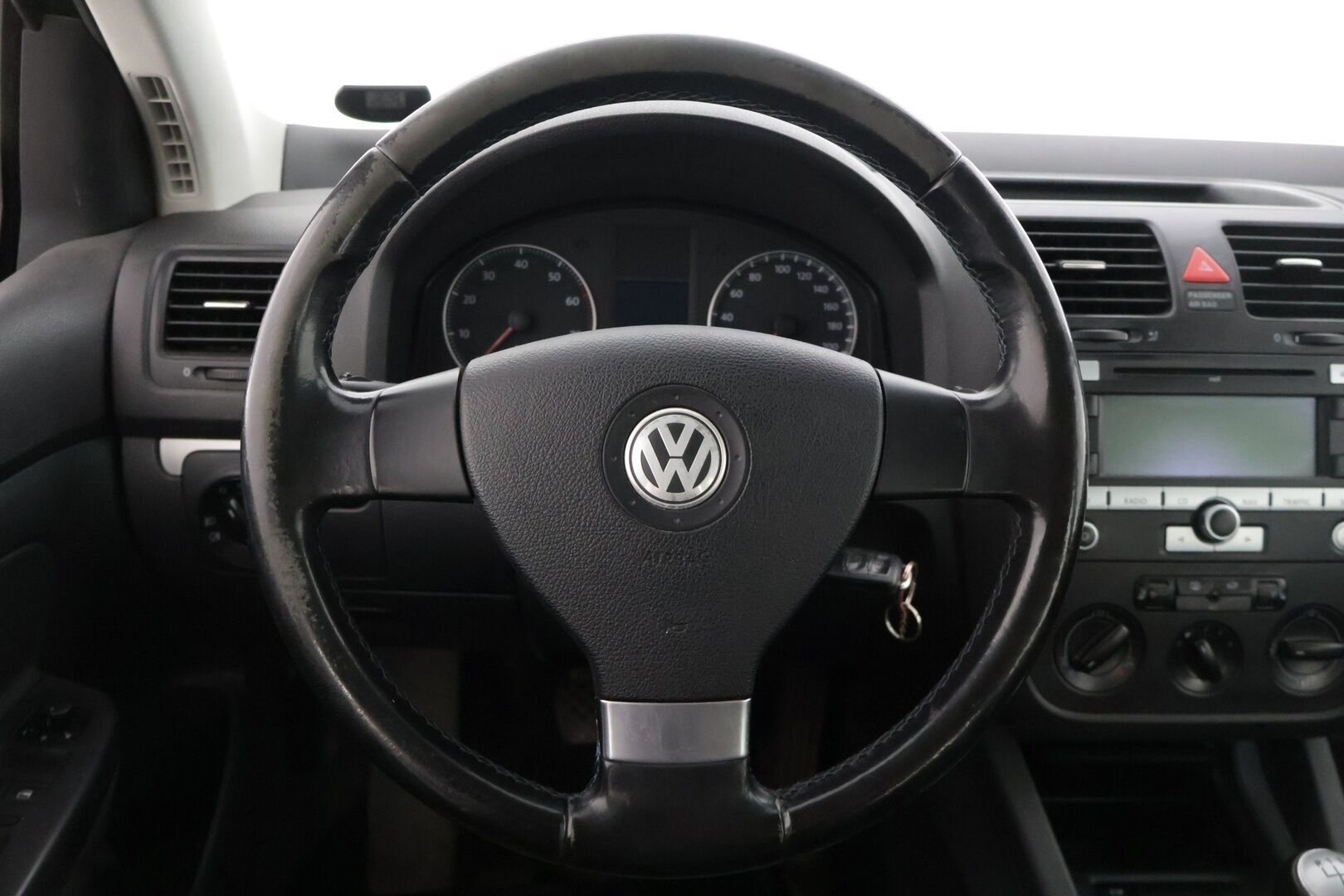 Volkswagen Golf 2007 Trendline 1,4 59 kW 4-ov * Myydään huutokaupat.com / 2x renkaat / Vakkari ** - * Puhtaalla leimalla oleva yksilö! / Kaksilla renkailla!*