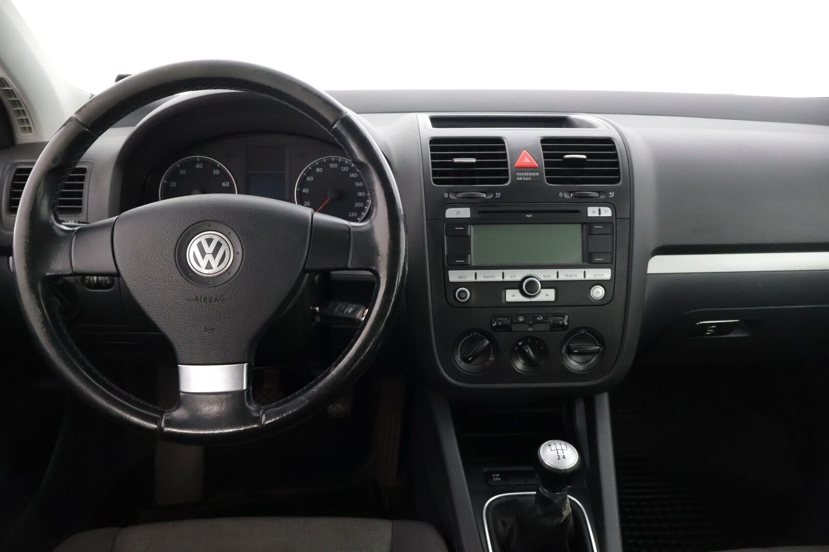 Volkswagen Golf 2007 Trendline 1,4 59 kW 4-ov * Myydään huutokaupat.com / 2x renkaat / Vakkari ** - * Puhtaalla leimalla oleva yksilö! / Kaksilla renkailla!*