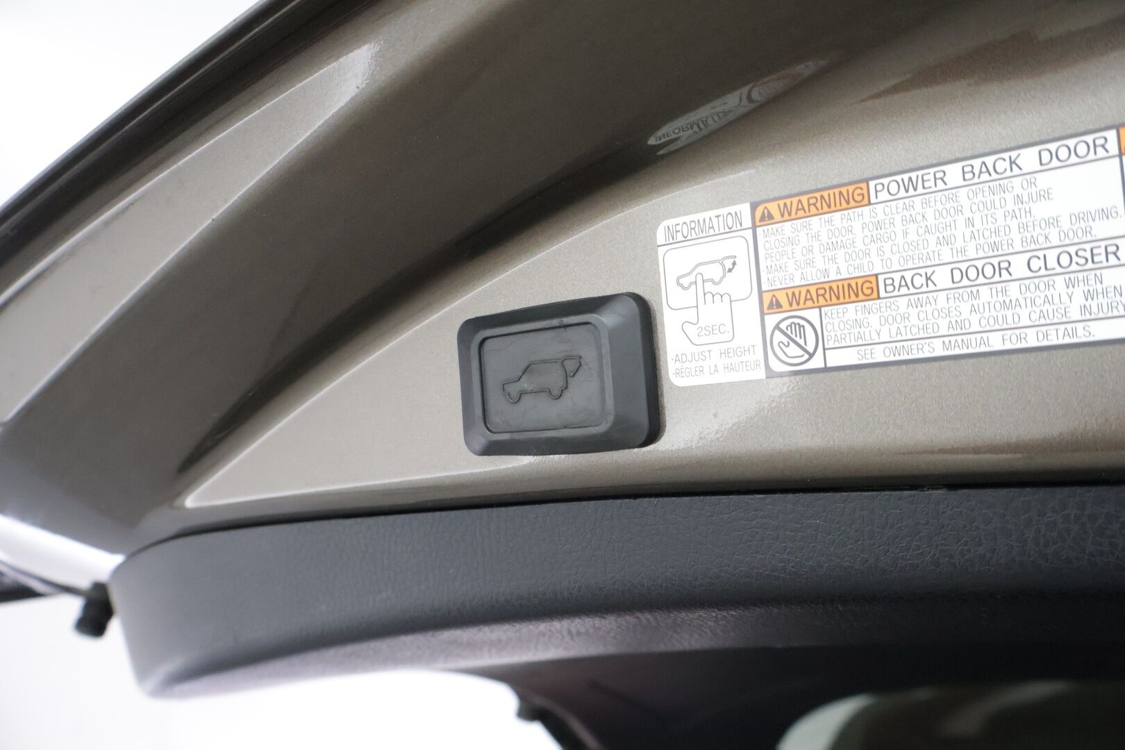 Toyota RAV4 2013 2,0 Valvematic AWD Premium Multidrive S - Nahkapenkit / Irr. Koukku / Sähköinen kuljettajanpenkki / Tosi siisti! 