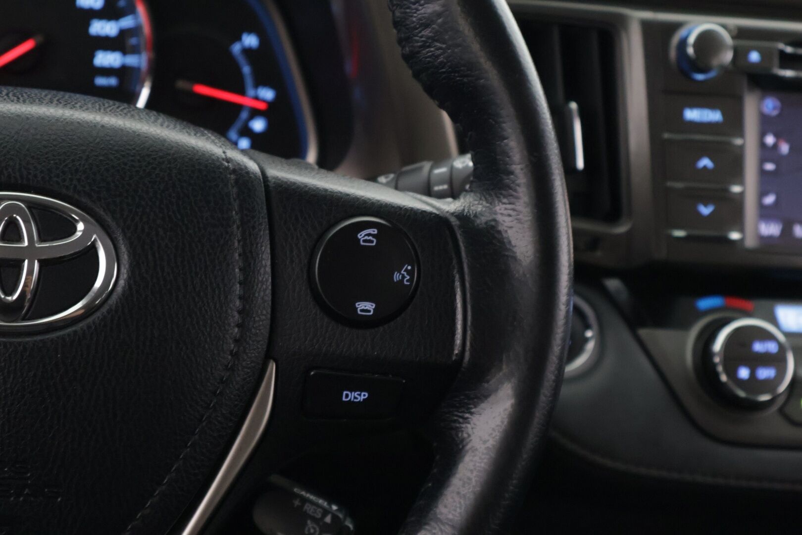Toyota RAV4 2013 2,0 Valvematic AWD Premium Multidrive S - Nahkapenkit / Irr. Koukku / Sähköinen kuljettajanpenkki / Tosi siisti! 