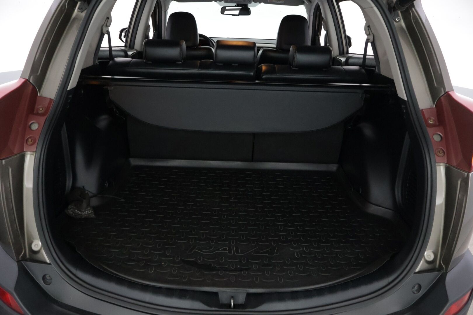 Toyota RAV4 2013 2,0 Valvematic AWD Premium Multidrive S - Nahkapenkit / Irr. Koukku / Sähköinen kuljettajanpenkki / Tosi siisti! 