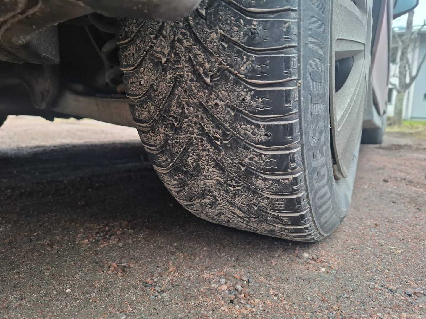 Saab 9-3 2003 * MYYDÄÄN HUUTOKAUPAT.COM *